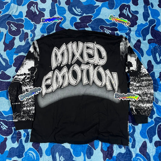 Remera Mixed Emotion Tombstone Negra