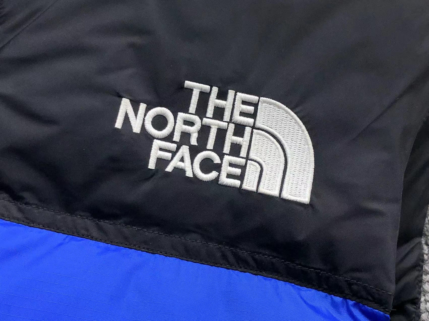 THE NORTH FACE 1996 RETRO NUPTSE VEST BLUE