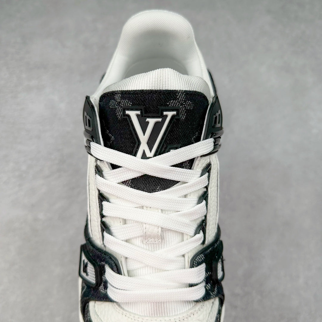 Louis Vuitton Trainer Sneaker Negra