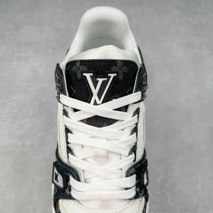Louis Vuitton Trainer Sneaker Negra