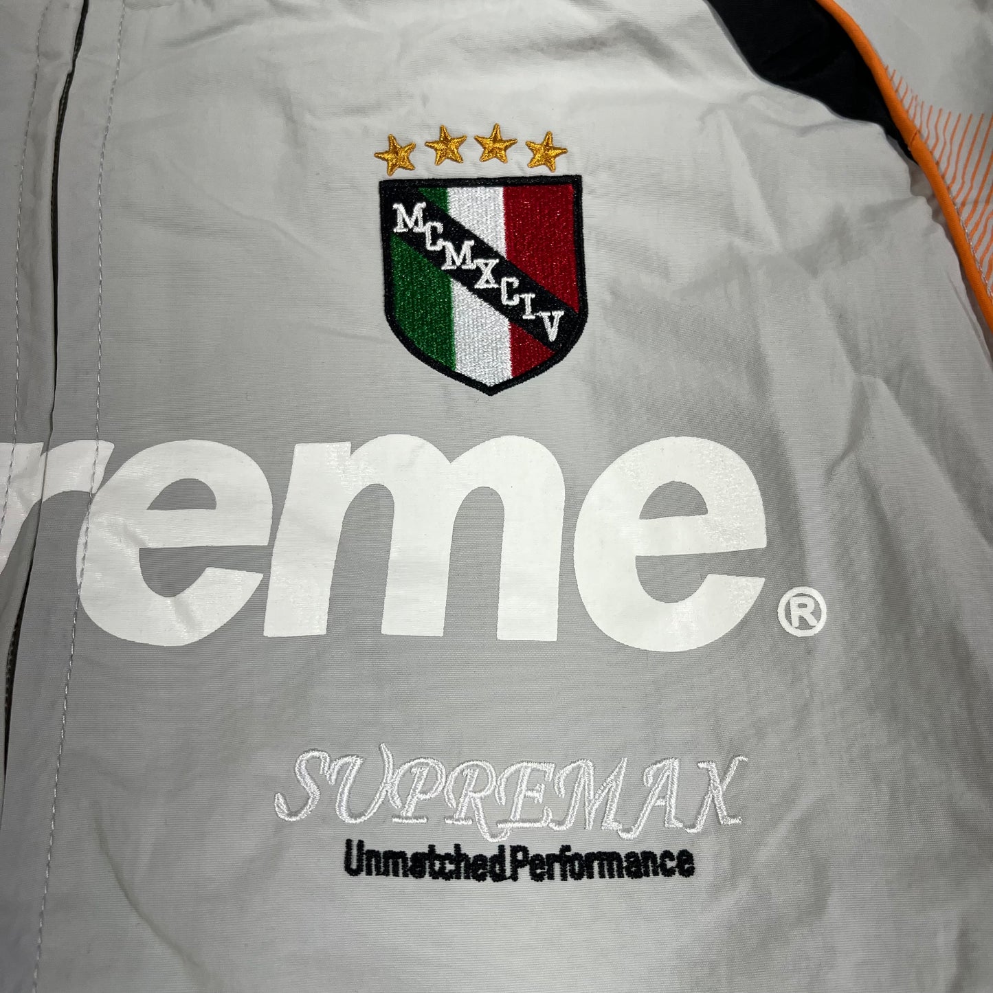 Campera Supreme X Umbro Gris M