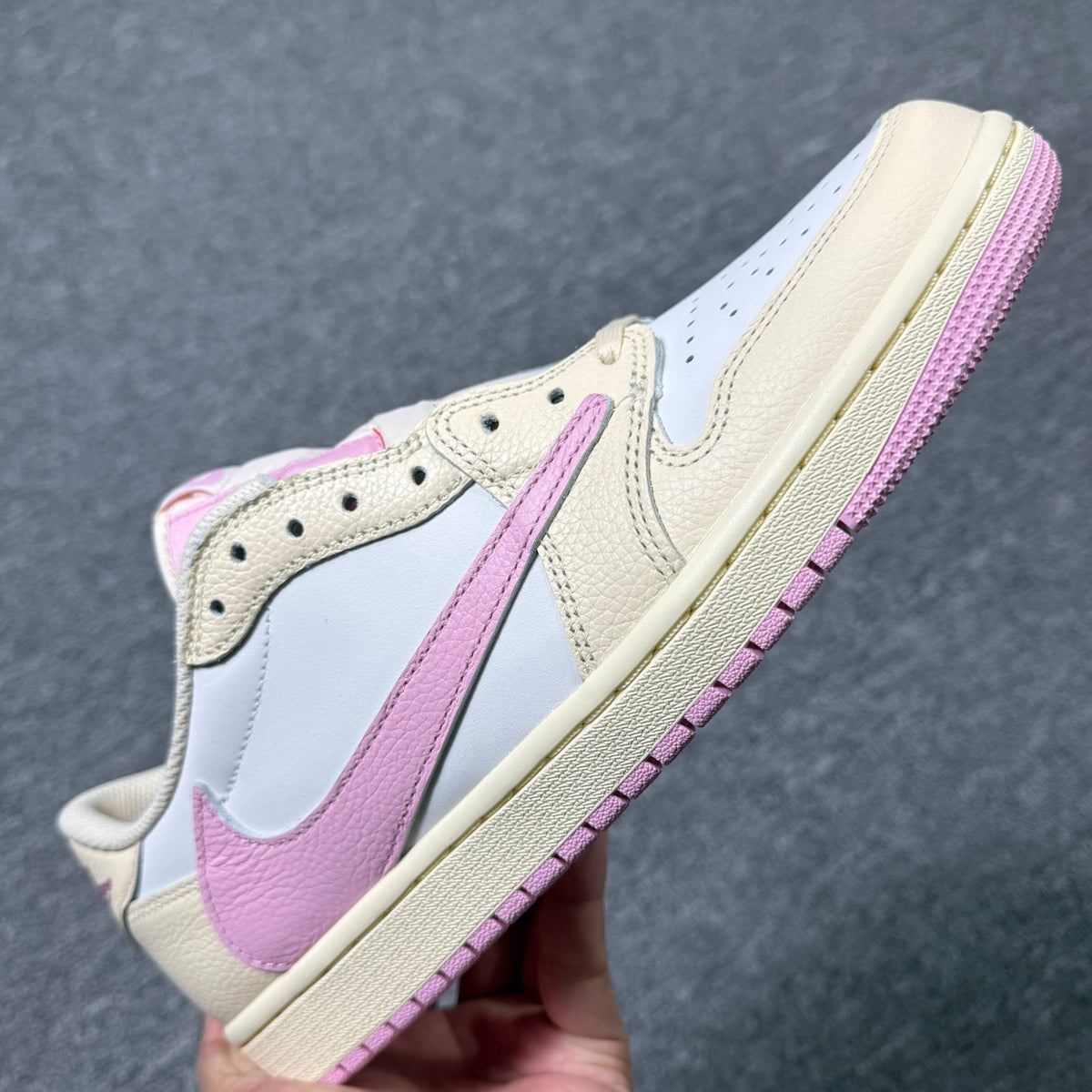 Jordan 1 Low X Travis Scott Shy Pink