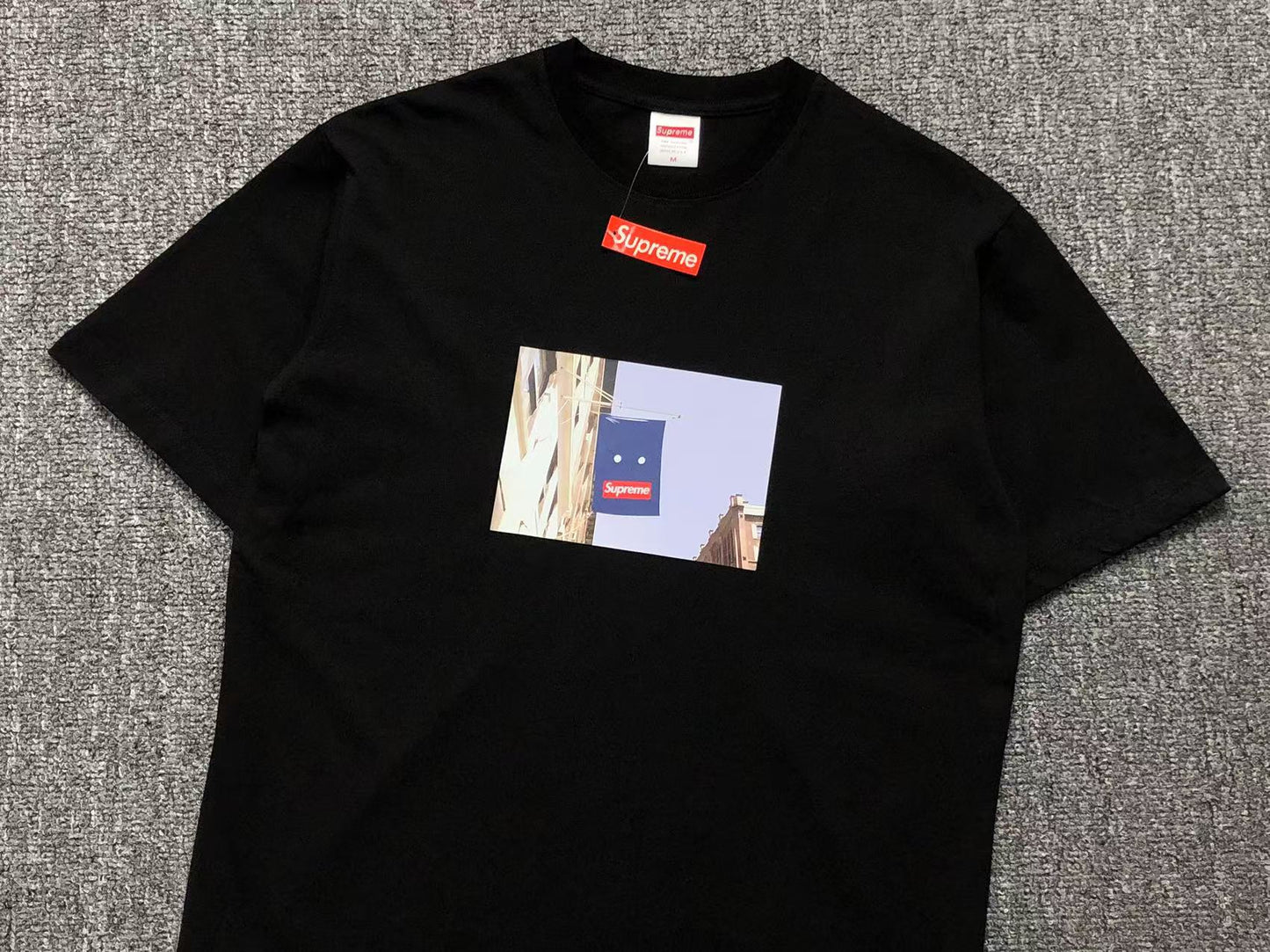 SUPREME BANNER TEE BLACK