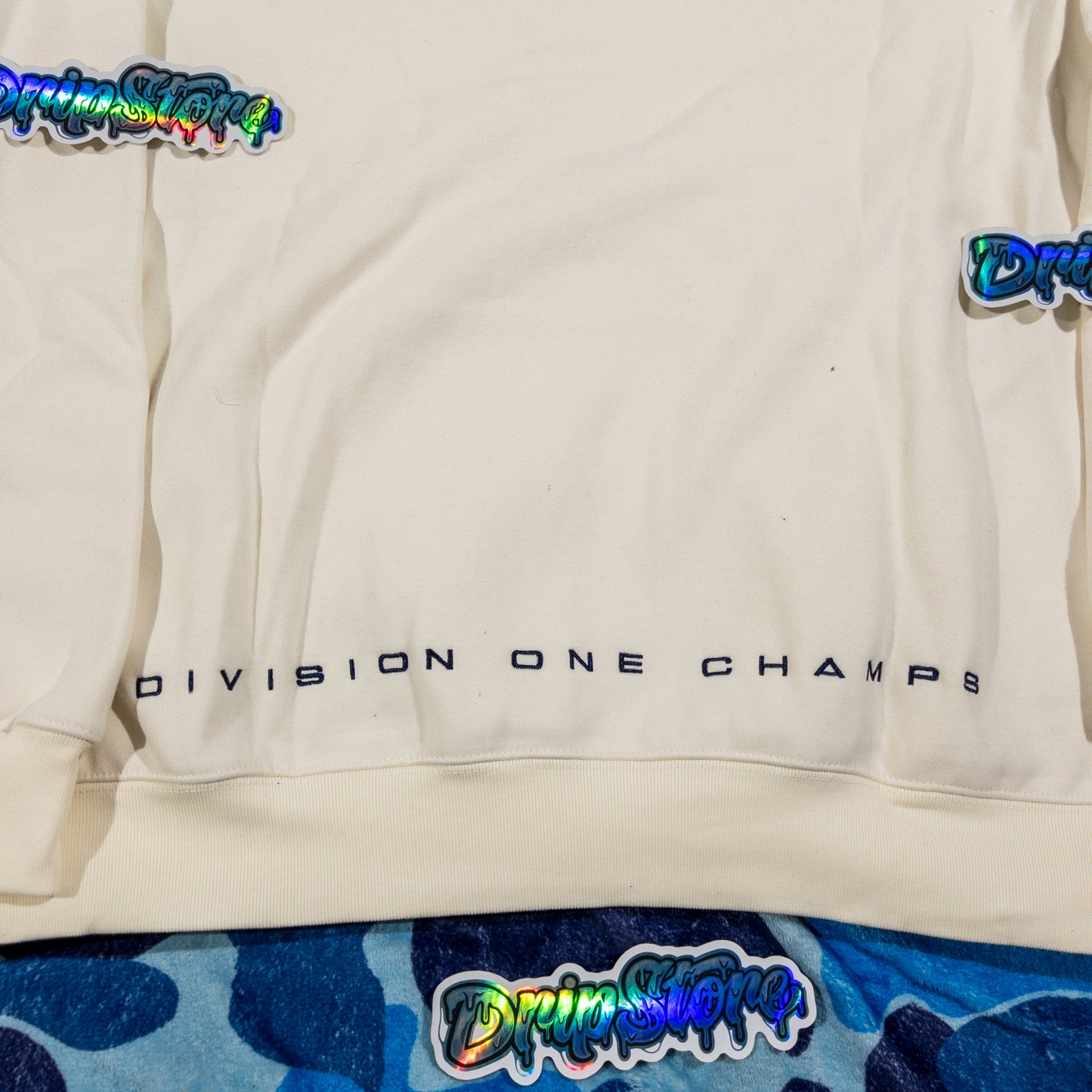 Buzo Supreme Division Crema L-XL