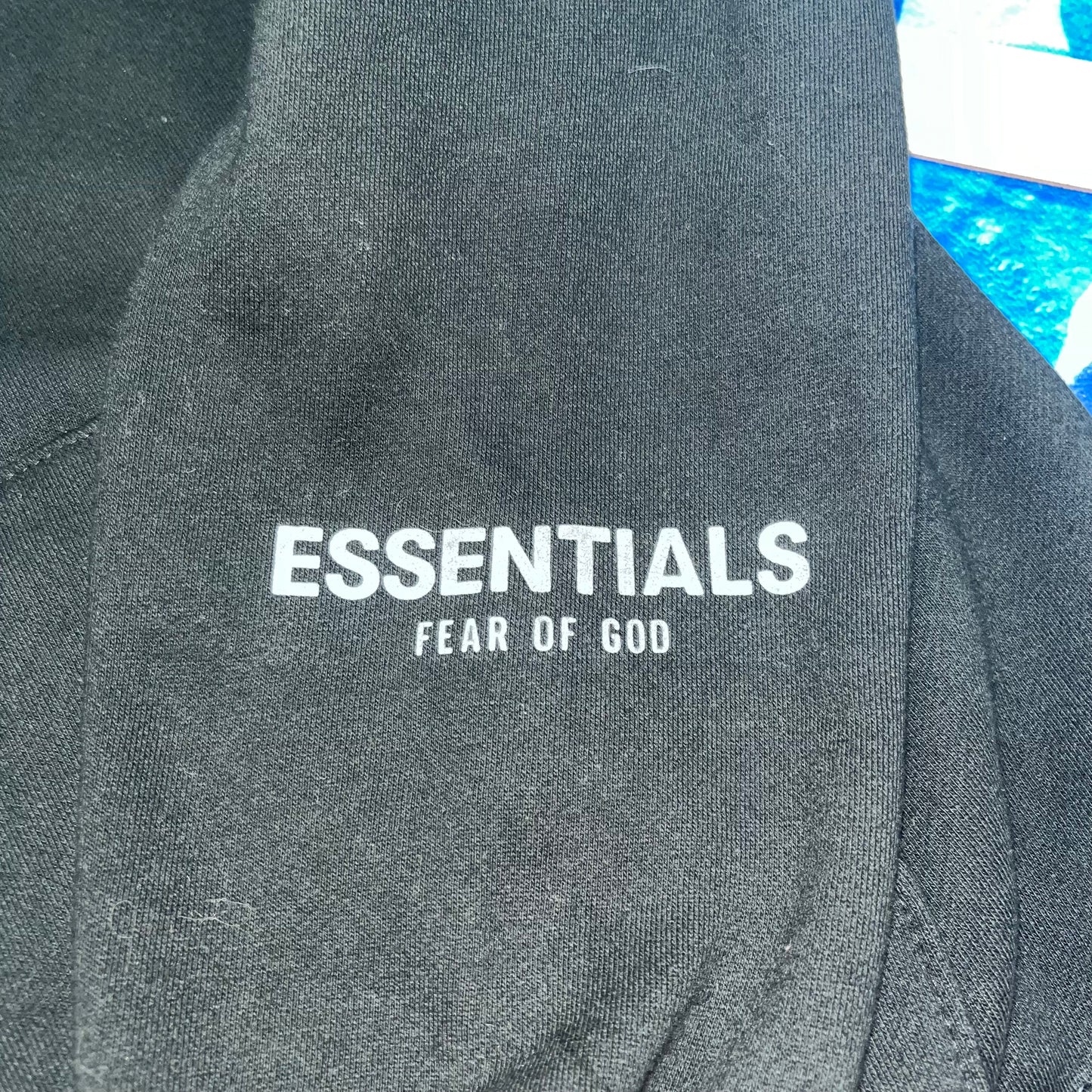 FEAR OF GOD ESSENTIALS APPLIQUE LOGO HOODIE BLACK