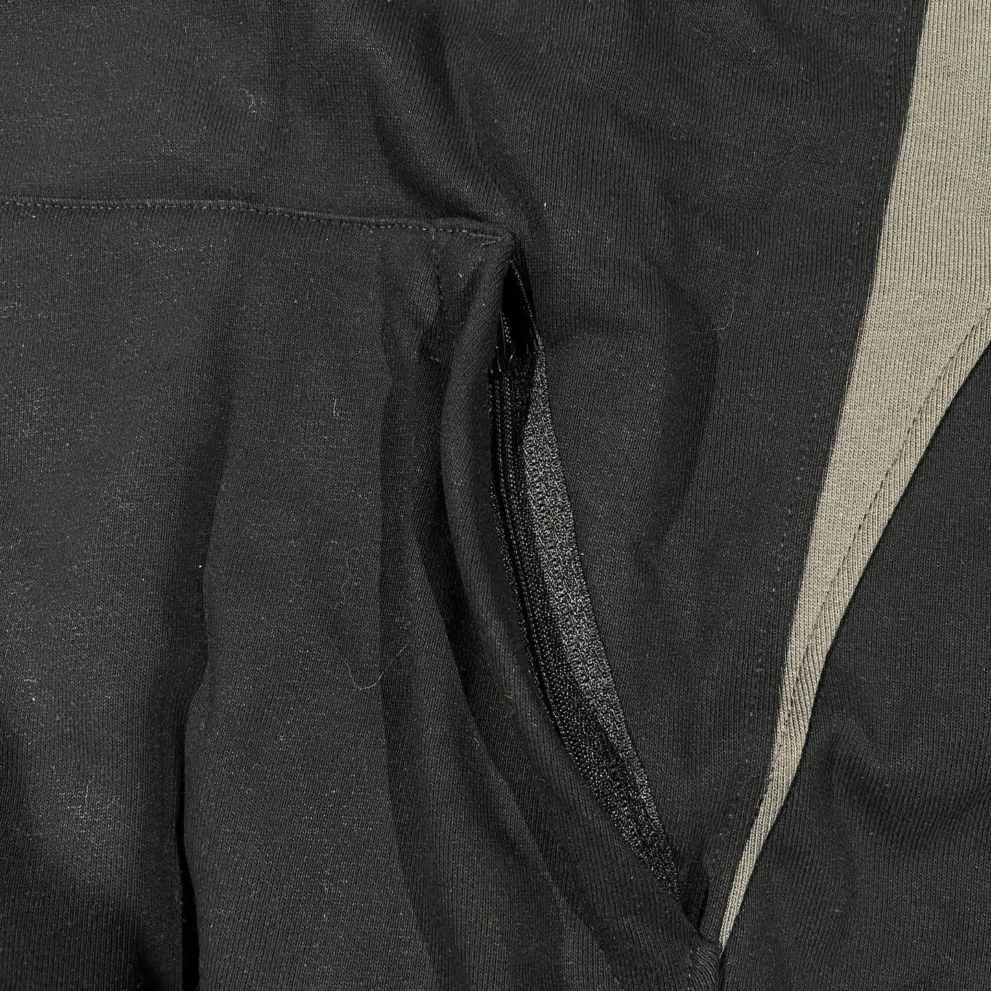 Buzo Supreme Division Negro L