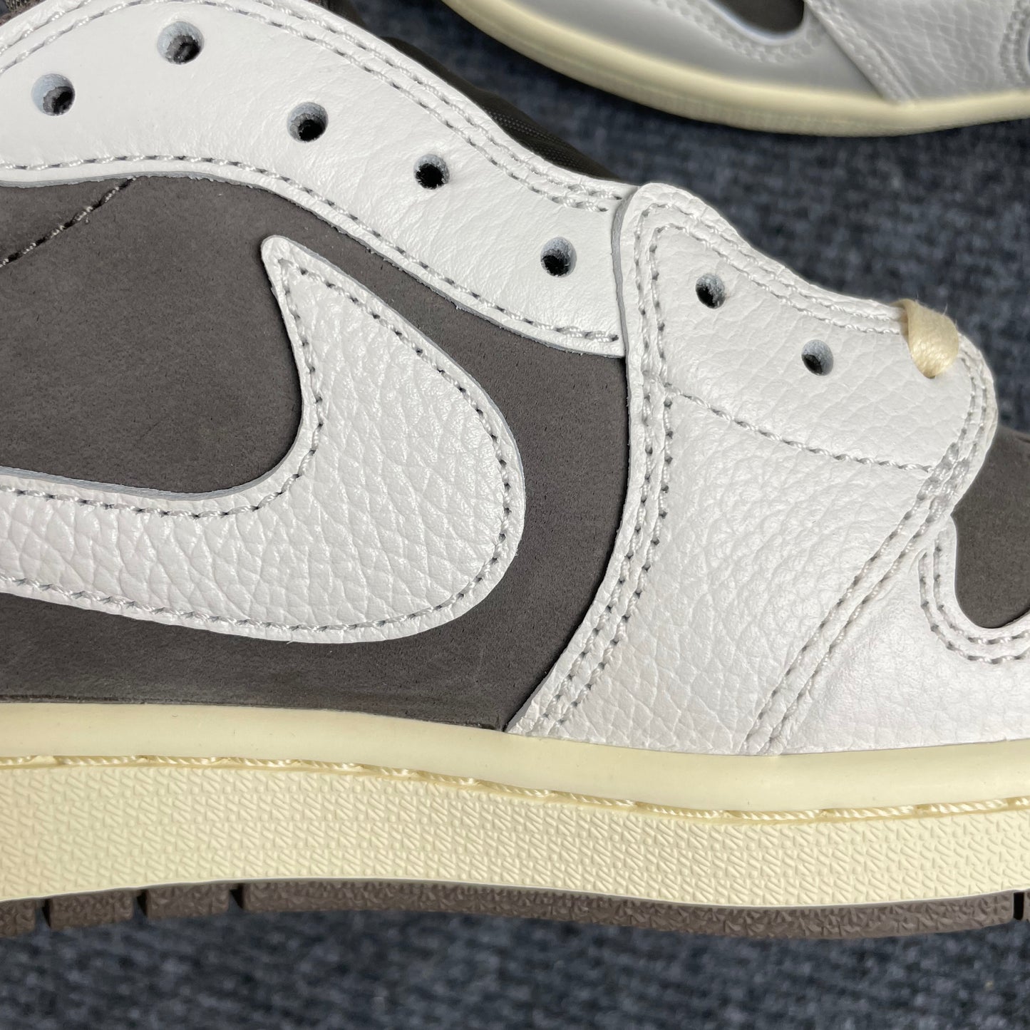 Jordan 1 Low X Travis Scott Og Reverse Mocha