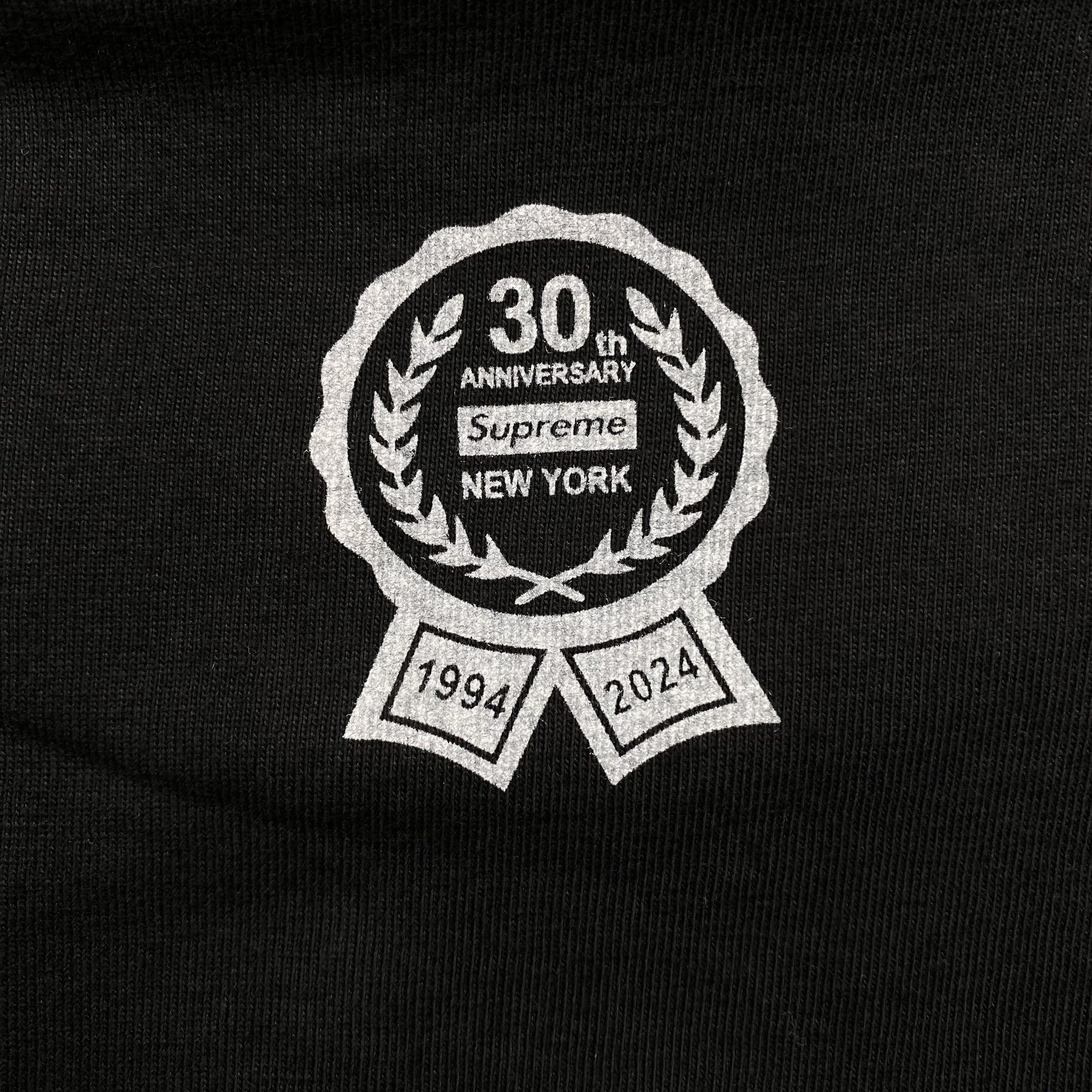 Supreme-30th-Anniversary-First-Tee-Black-4-Drip Store Argentina