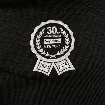 Supreme-30th-Anniversary-First-Tee-Black-4-Drip Store Argentina