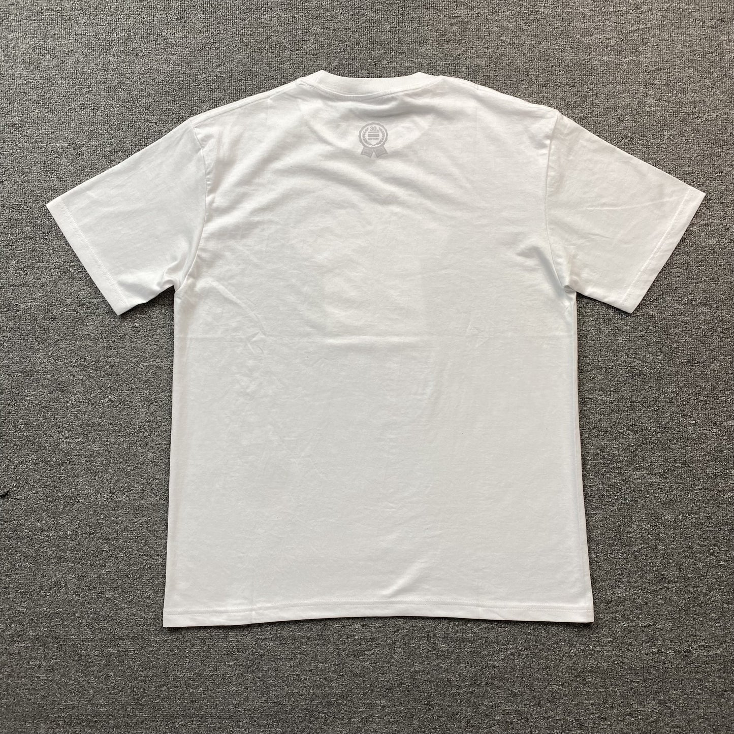 Supreme-30th-Anniversary-First-Tee-White-2-Drip Store Argentina