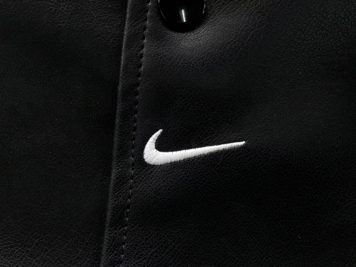 Supreme-Nike-Leather-Varsity-Jacket-Black-6-Drip Store Argentina