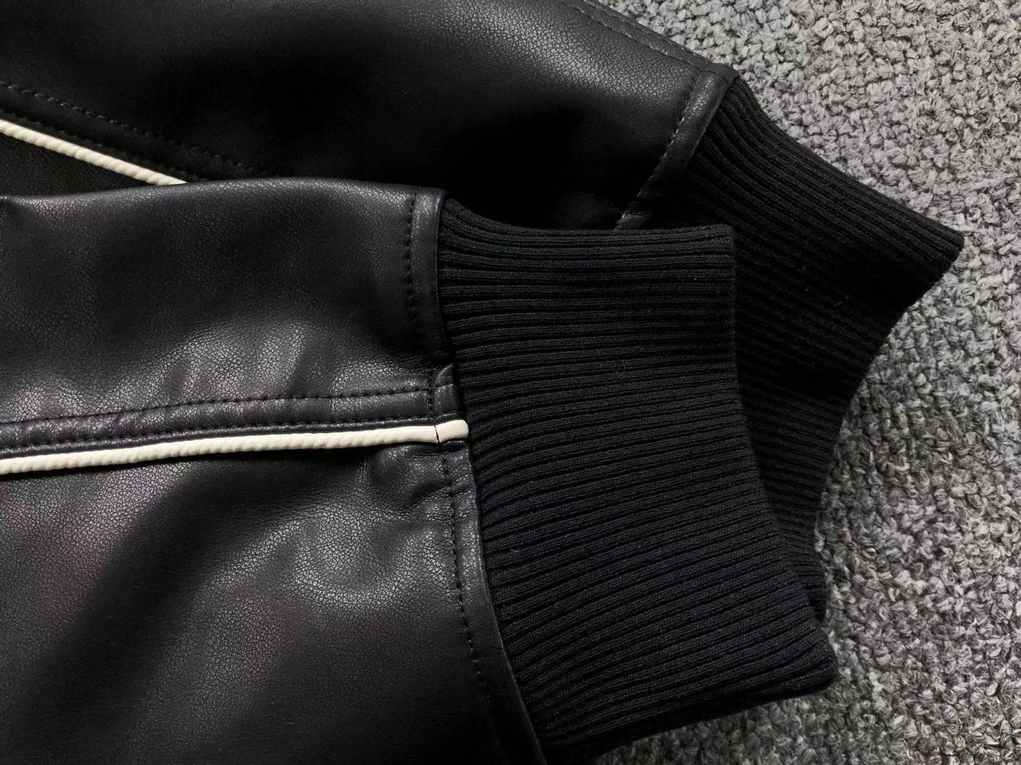 Supreme-Nike-Leather-Varsity-Jacket-Black-8-Drip Store Argentina