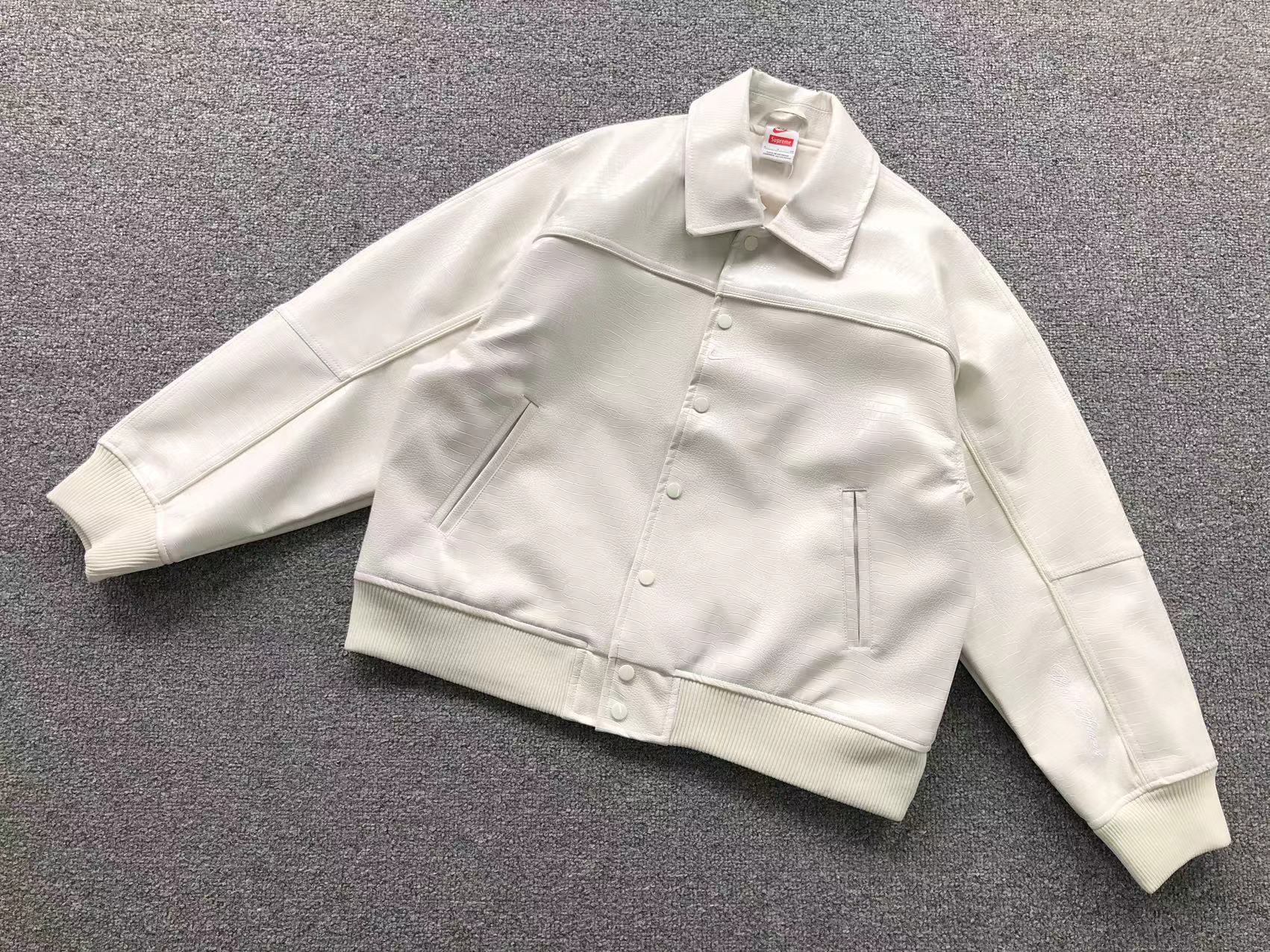 Supreme-Nike-Leather-Varsity-Jacket-White-2-Drip Store Argentina