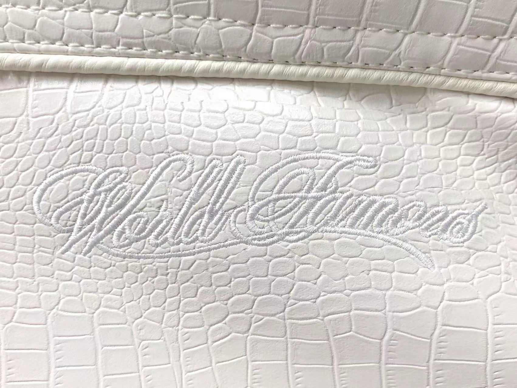 Supreme-Nike-Leather-Varsity-Jacket-White-7-Drip Store Argentina