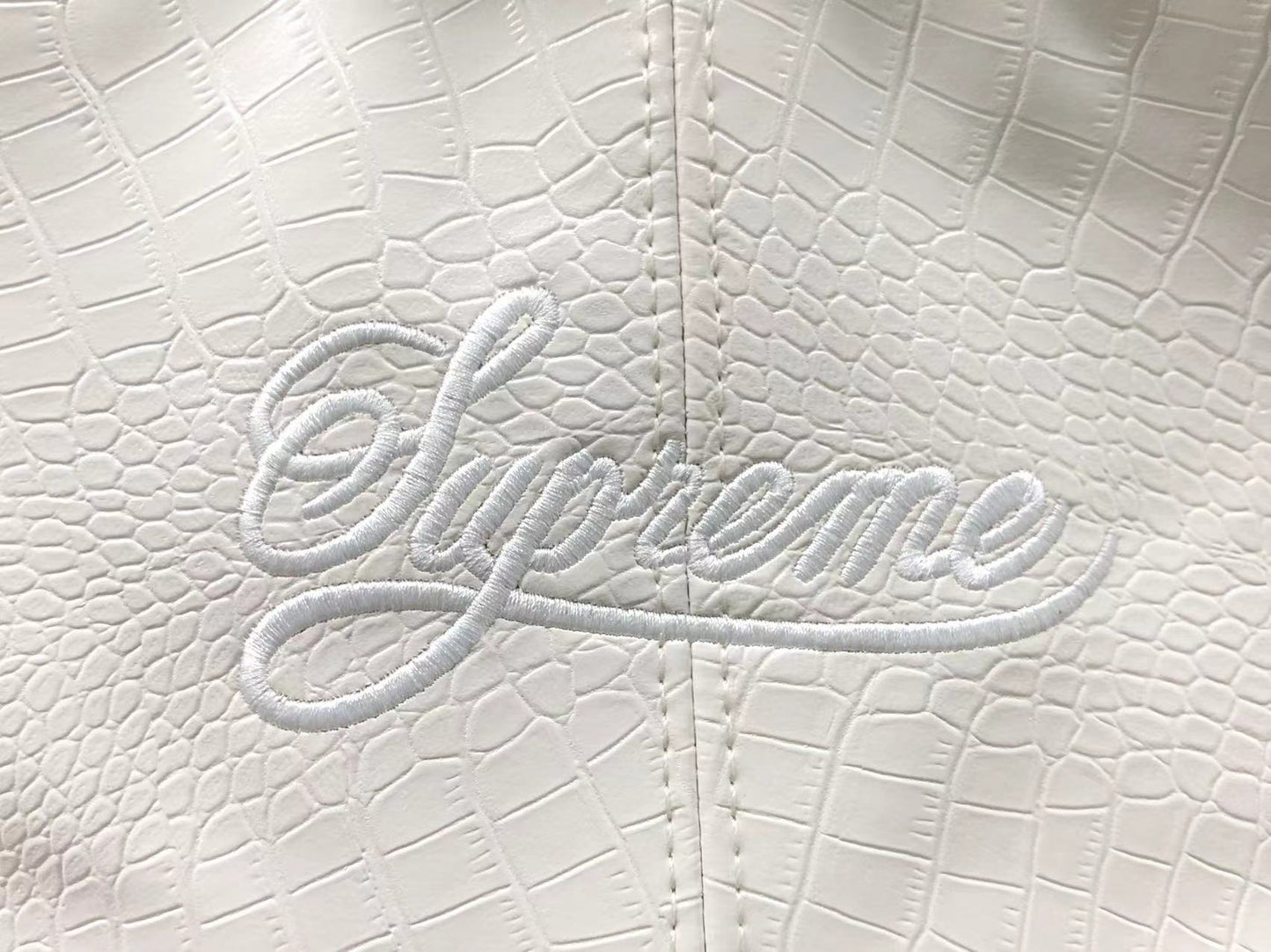 Supreme-Nike-Leather-Varsity-Jacket-White-8-Drip Store Argentina