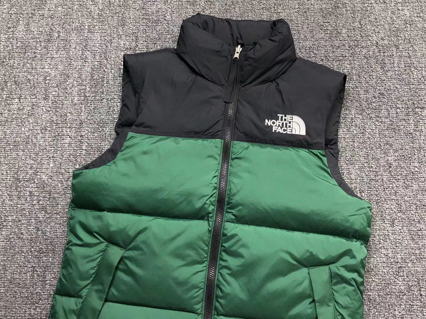 THE NORTH FACE 1996 RETRO NUPTSE VEST GREEN