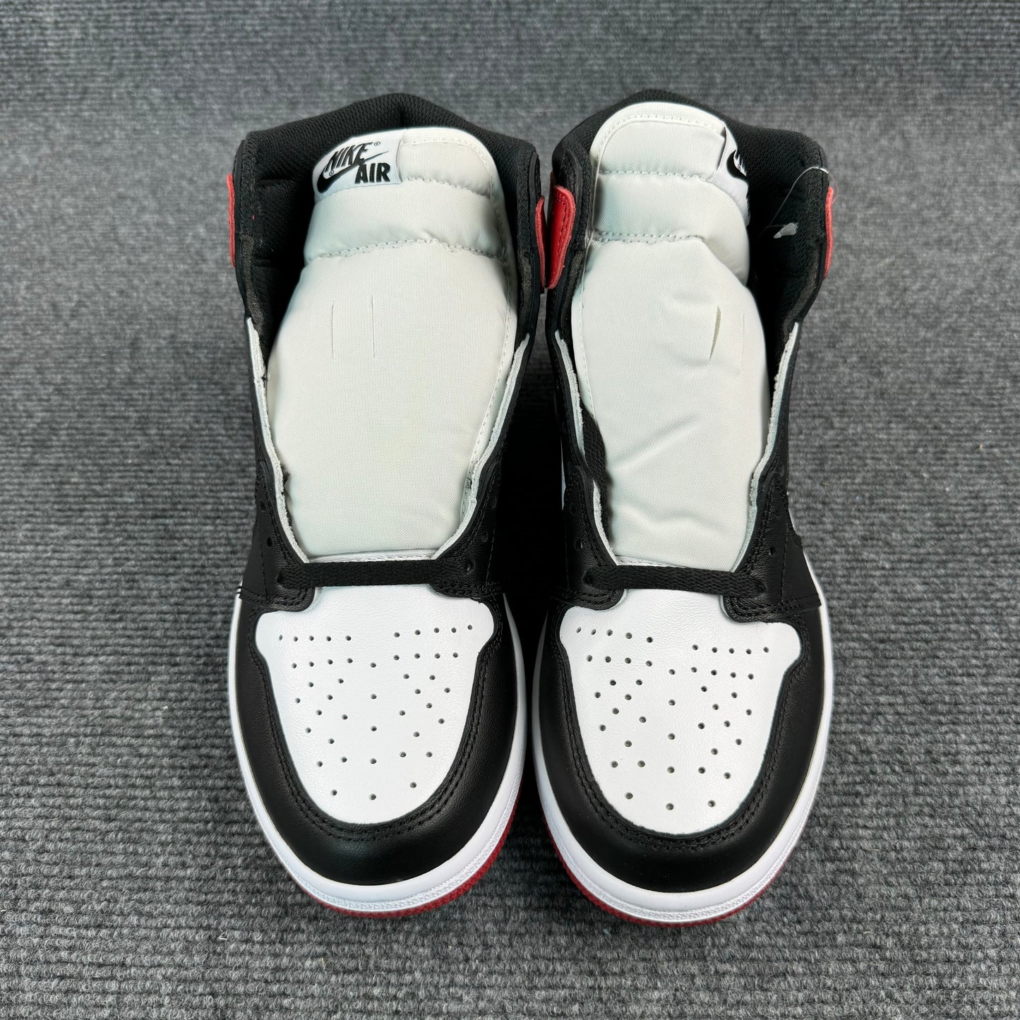 AIR JORDAN 1 HIGH RETRO "BLACK TOE" (2016)