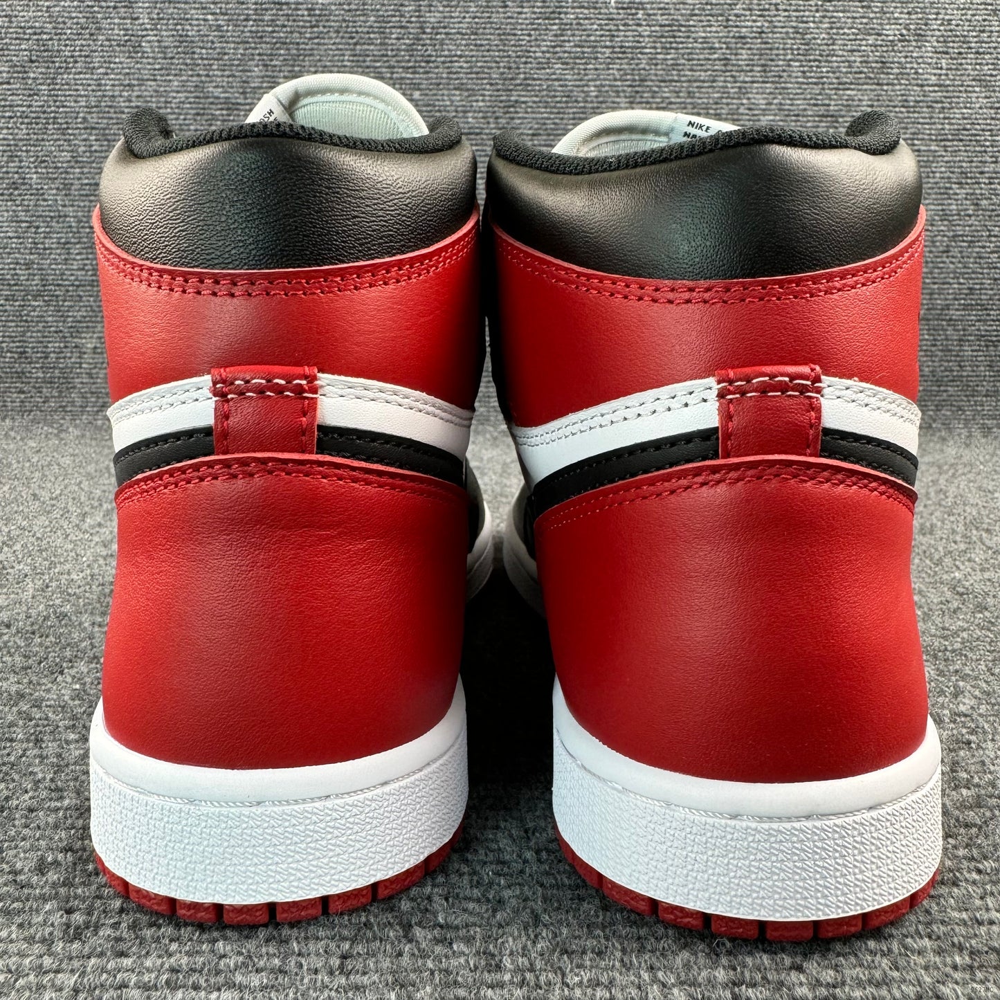 AIR JORDAN 1 HIGH RETRO "BLACK TOE" (2016)