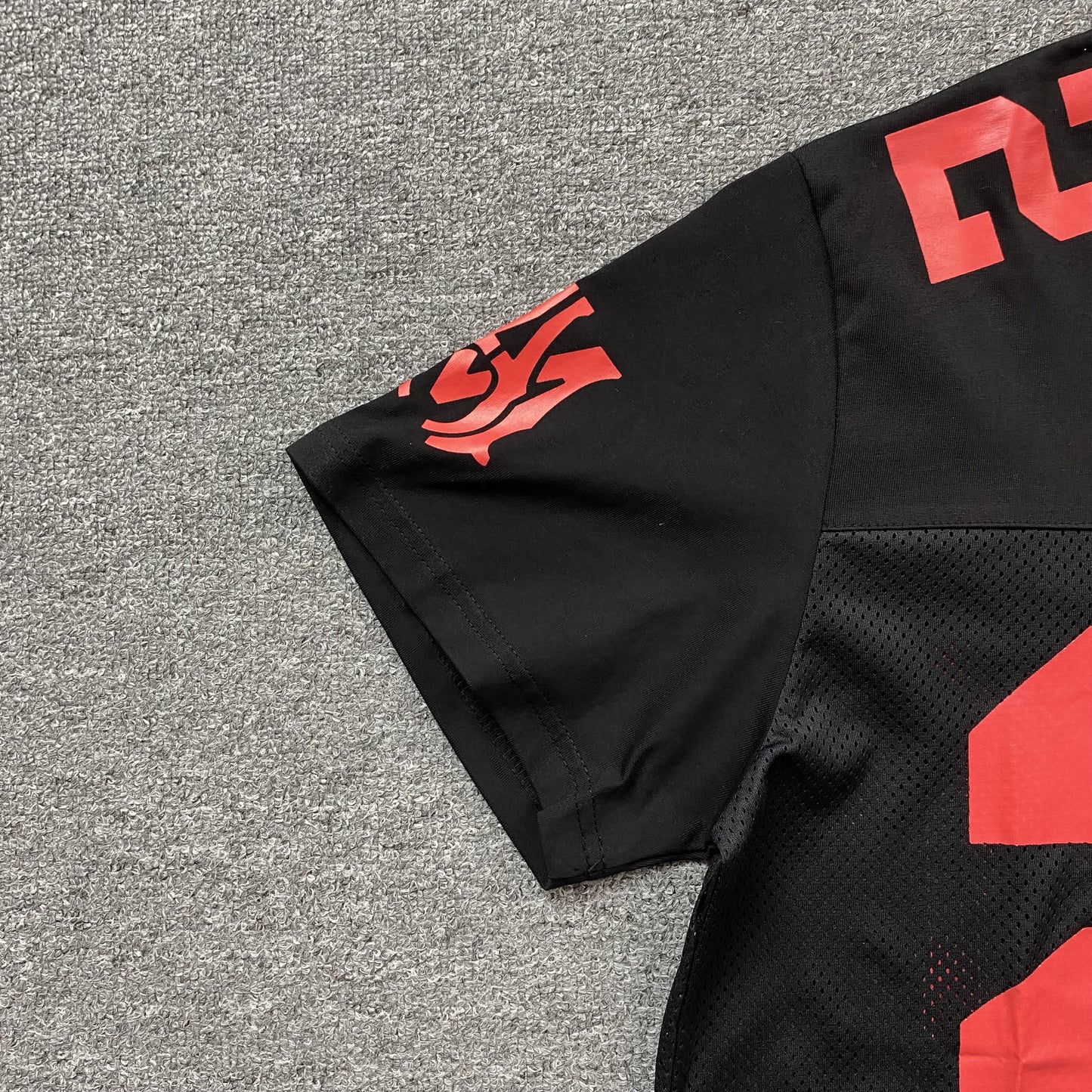 amiri-22-football-jersey-tee-black-6_3a826762-Drip Store Argentina