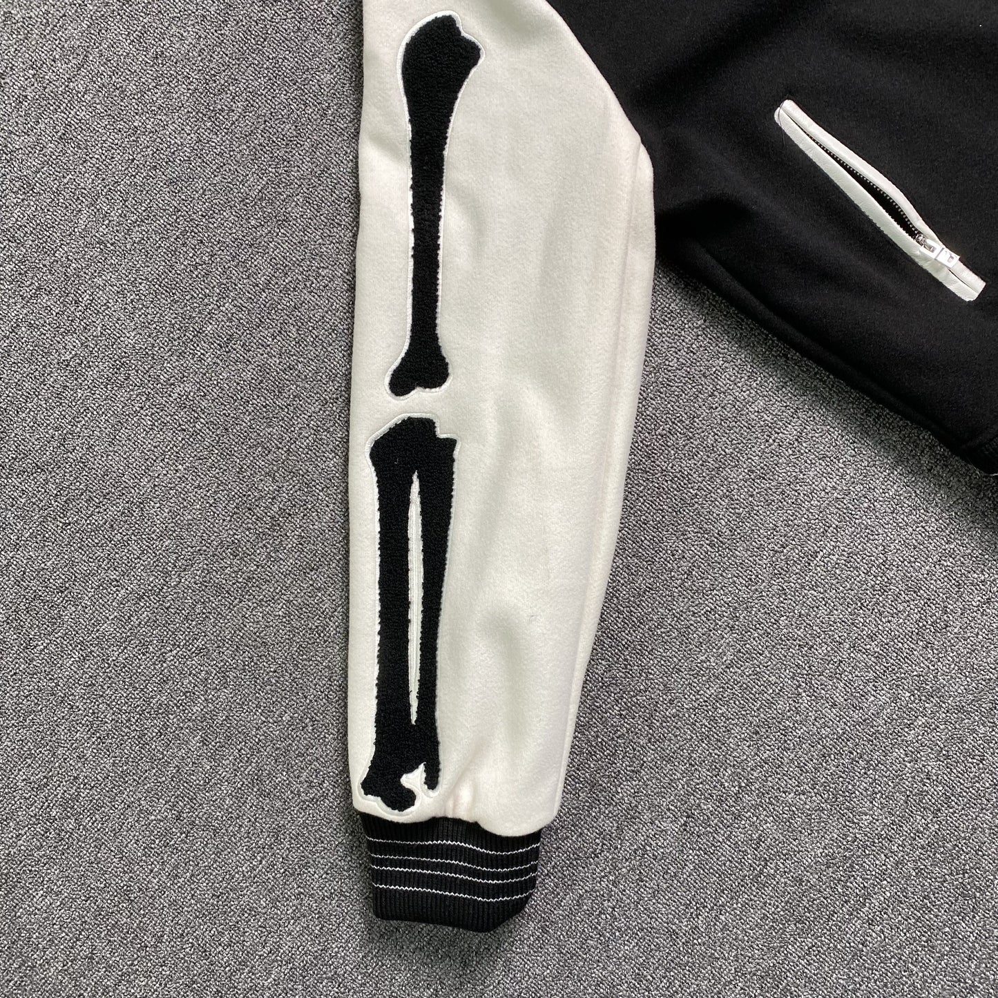 amiri-bones-bomber-jacket-black-3-Drip Store Argentina