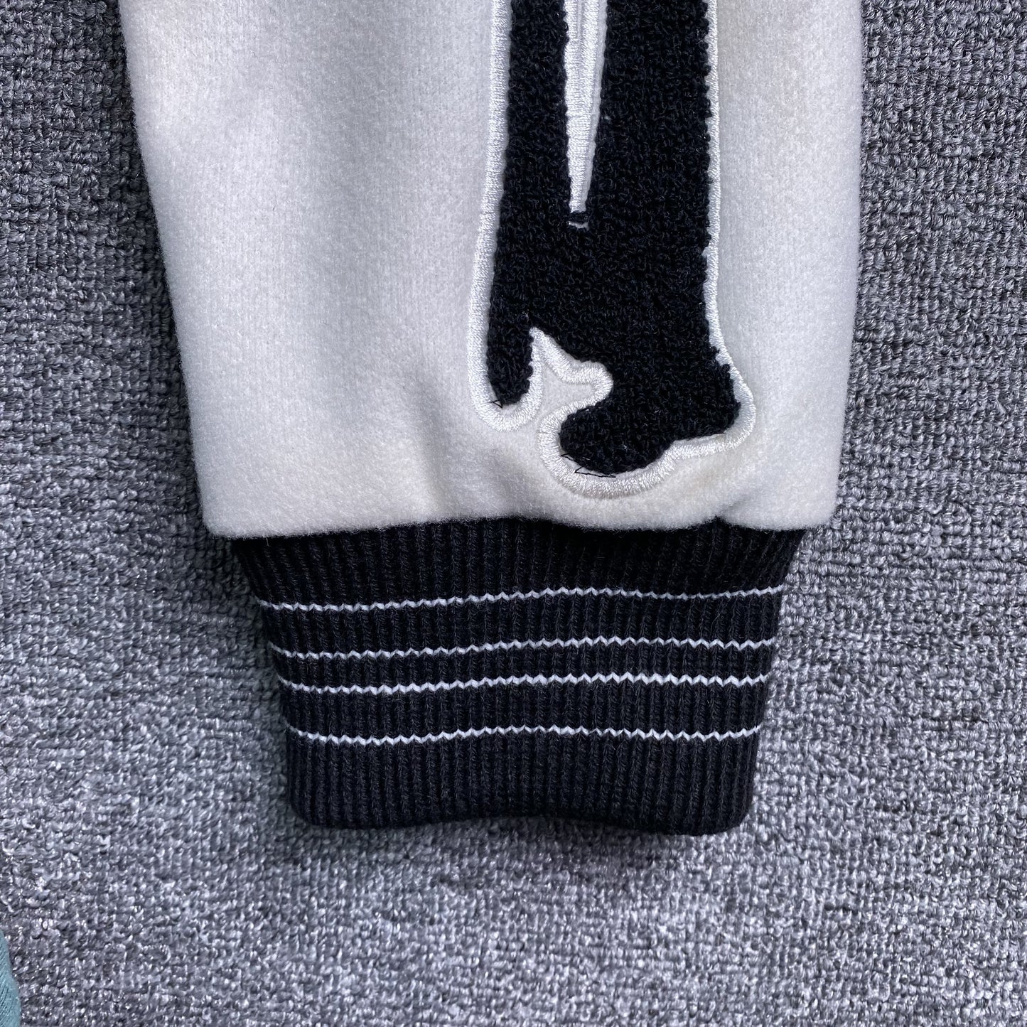 amiri-bones-bomber-jacket-black-9-Drip Store Argentina