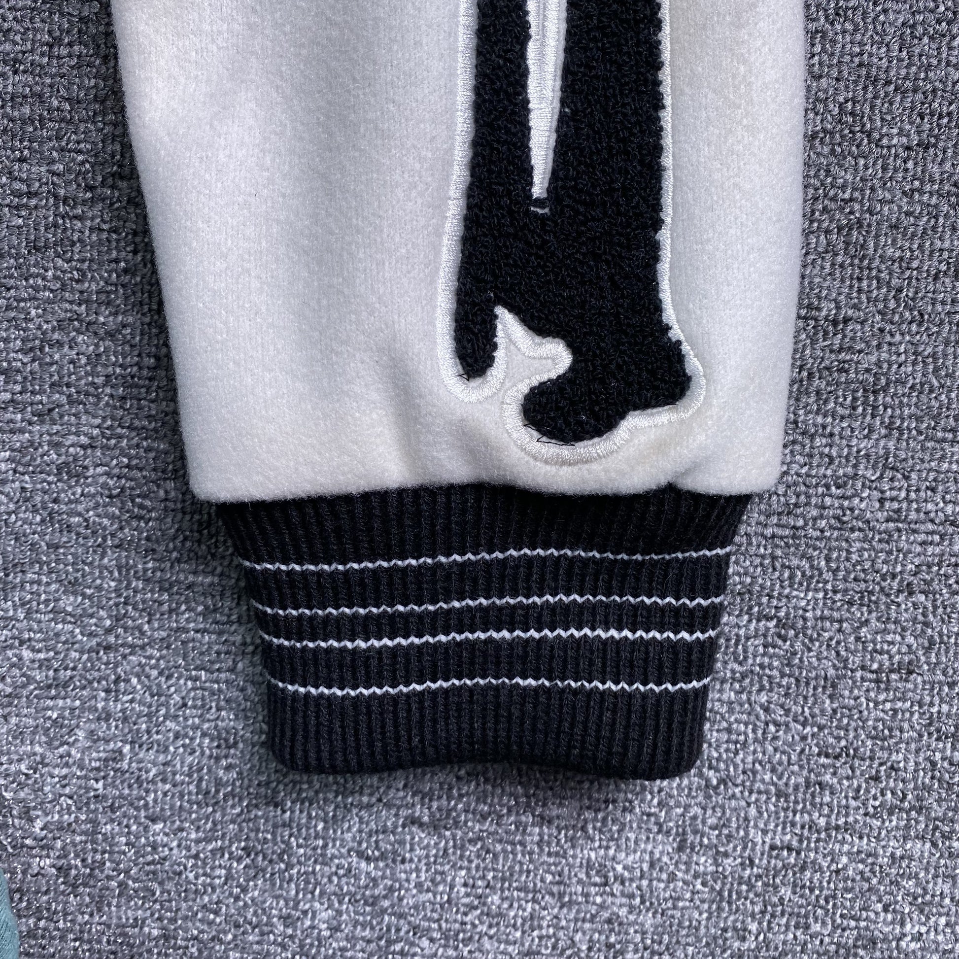 amiri-bones-bomber-jacket-black-9-Drip Store Argentina