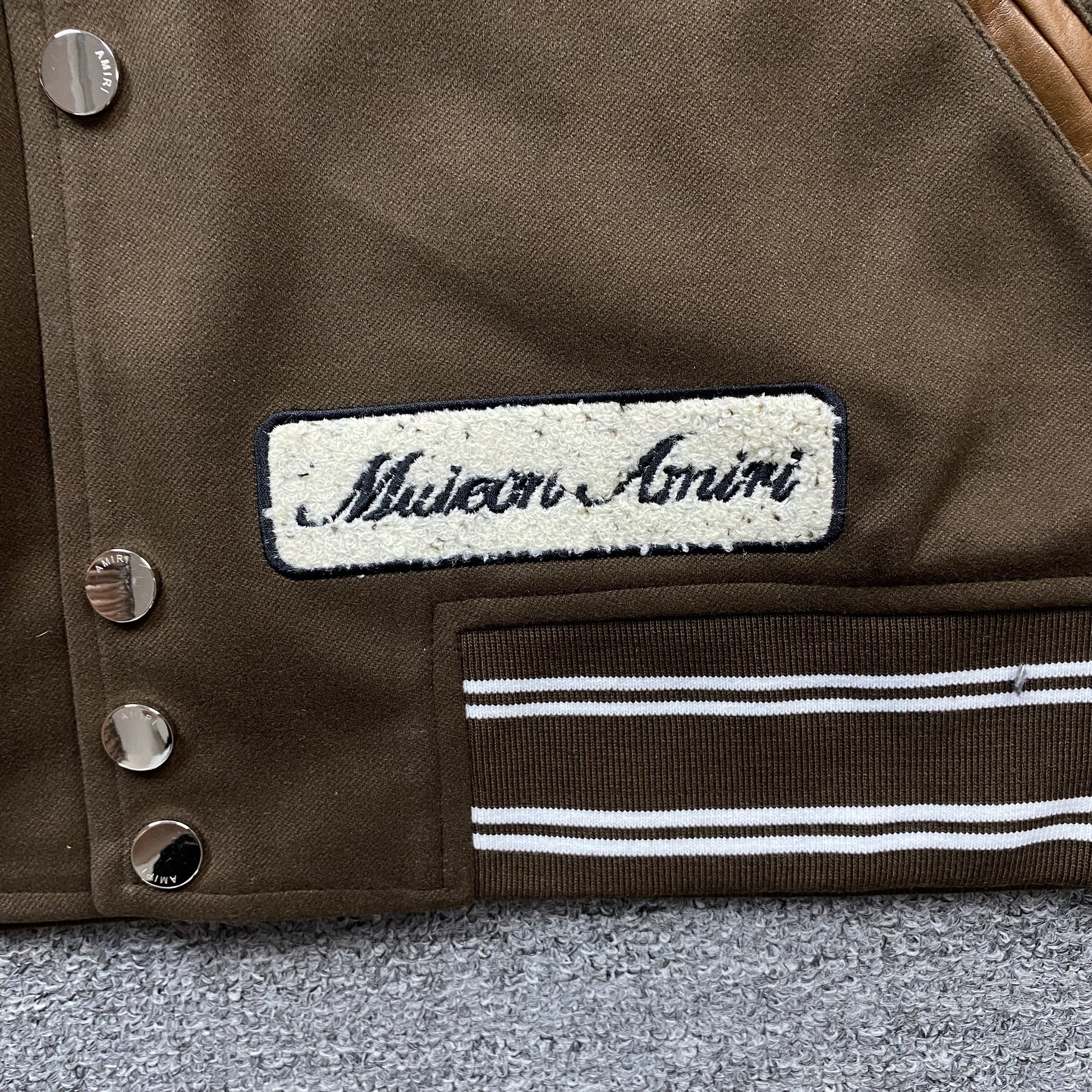 amiri-eagle-bomber-jacket-brown-5-Drip Store Argentina