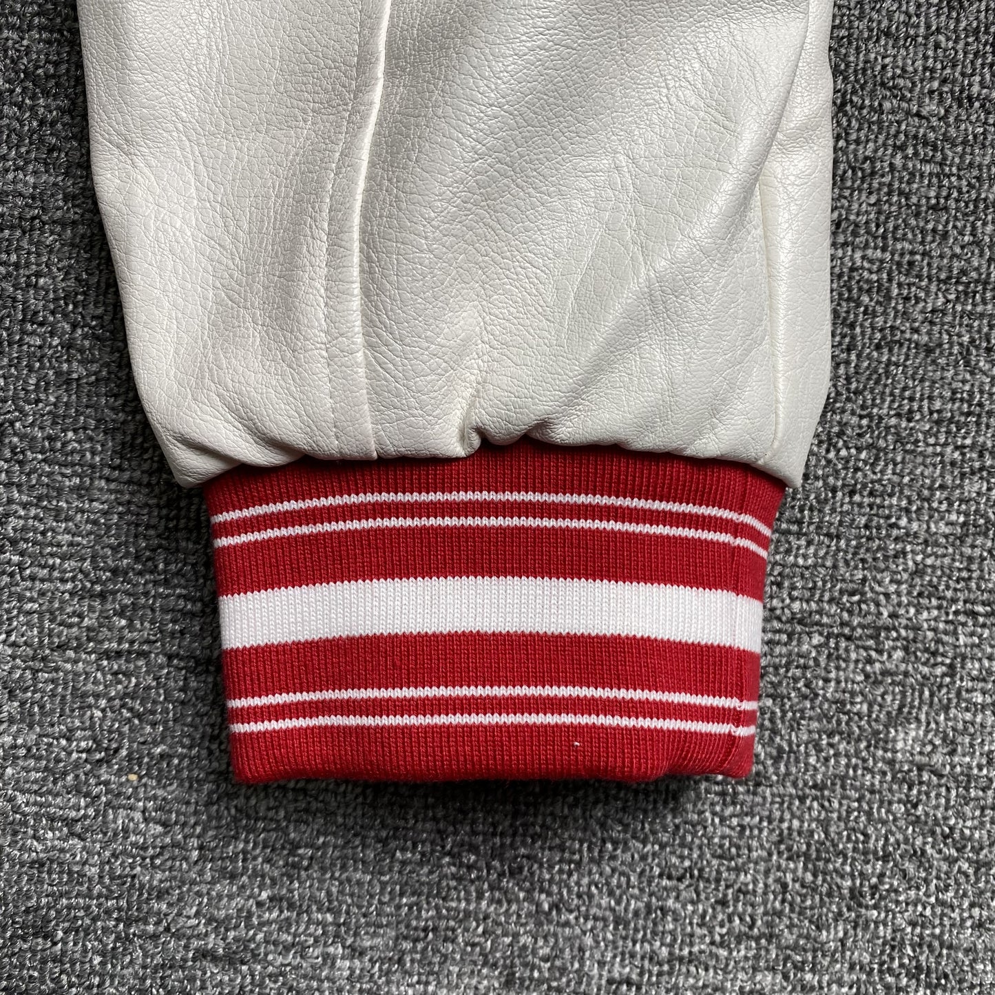 amiri-logo-patch-varsity-jacket-red-11-Drip Store Argentina