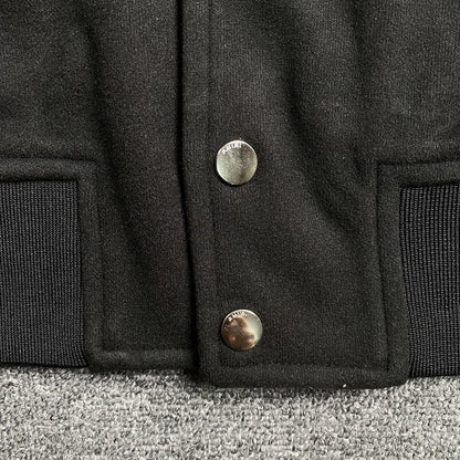 amiri-staggered-logo-varsity-jacket-black-5-Drip Store Argentina