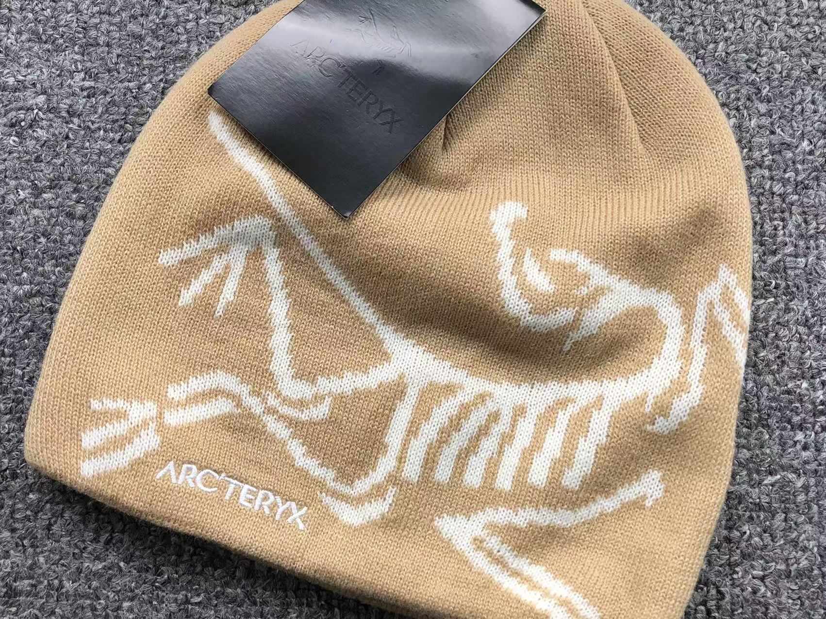 arcteryx-bird-head-toque-beanie-beige-2-Drip Store Argentina