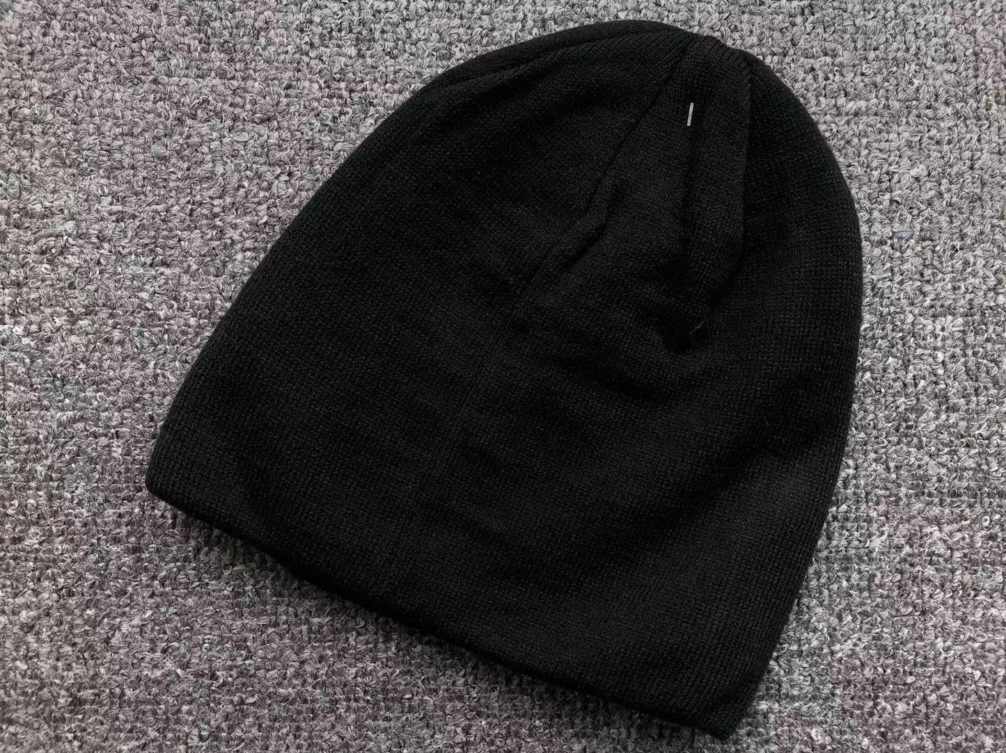 arcteryx-bird-head-toque-beanie-black-3-Drip Store Argentina