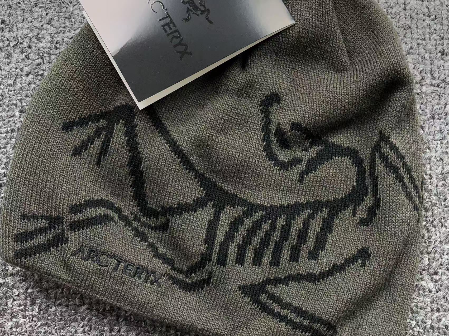 arcteryx-bird-head-toque-beanie-grey-2-Drip Store Argentina