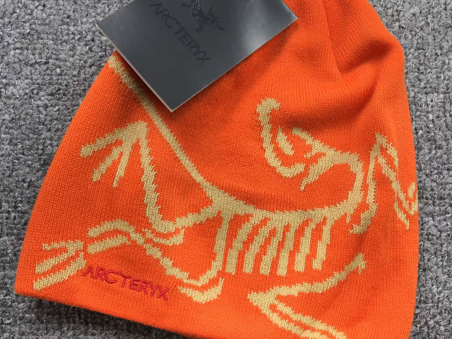 arcteryx-bird-head-toque-beanie-orange-2-Drip Store Argentina