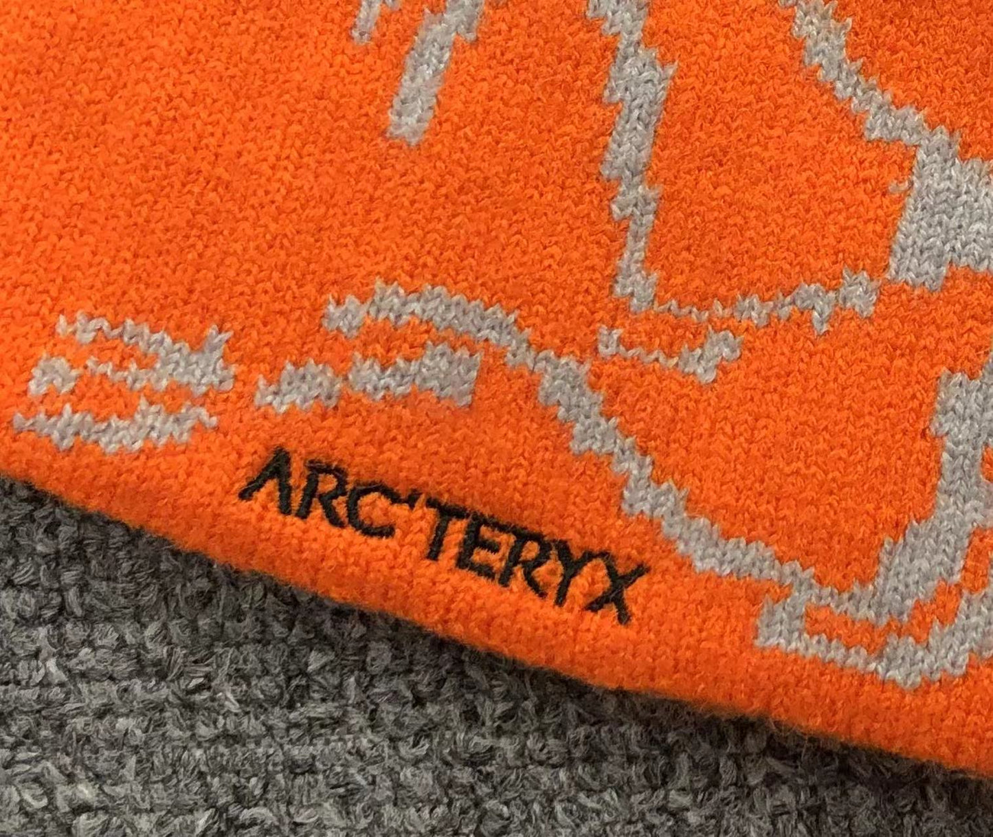 arcteryx-bird-head-toque-beanie-orange-2_a2b3167d-Drip Store Argentina