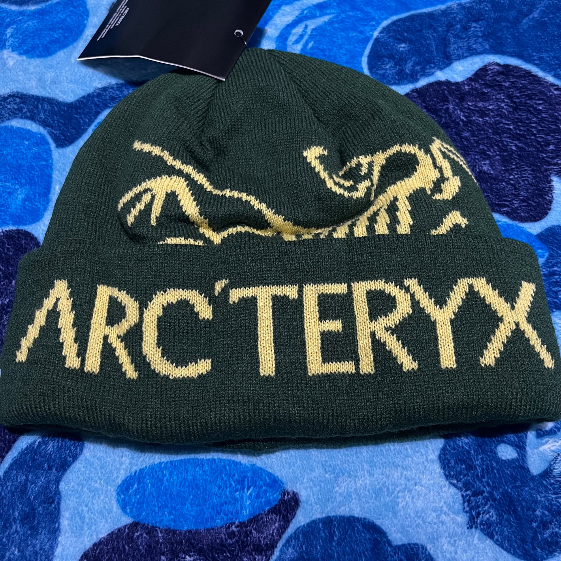 arcteryx-bird-word-toque-beanie-green-3-Drip Store Argentina