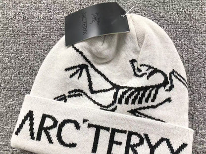 arcteryx-bird-word-toque-beanie-white-2-Drip Store Argentina