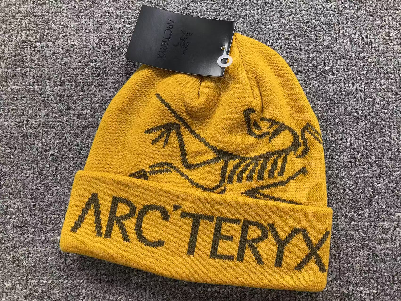 arcteryx-bird-word-toque-beanie-yellow-Drip Store Argentina