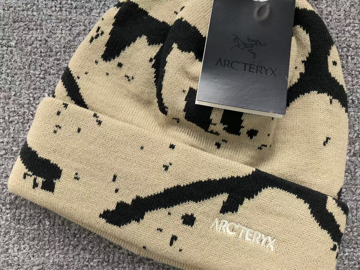 arcteryx-grotto-toque-beanie-beige-3-Drip Store Argentina