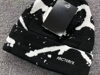 arcteryx-grotto-toque-beanie-black-4-Drip Store Argentina