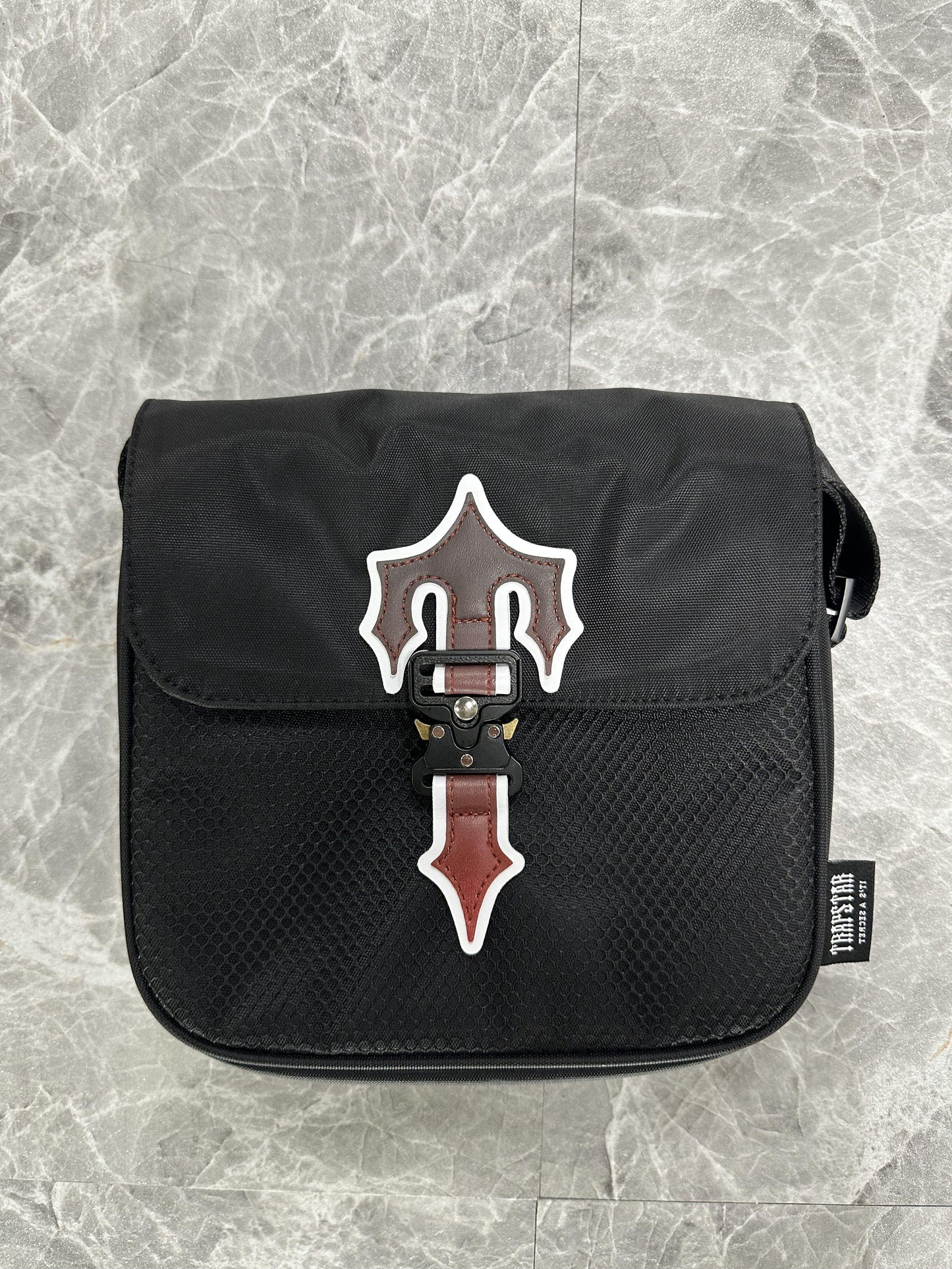 TRAPSTAR IRONGATE 1.0 CROSSBODY BAG GRADIENT RED