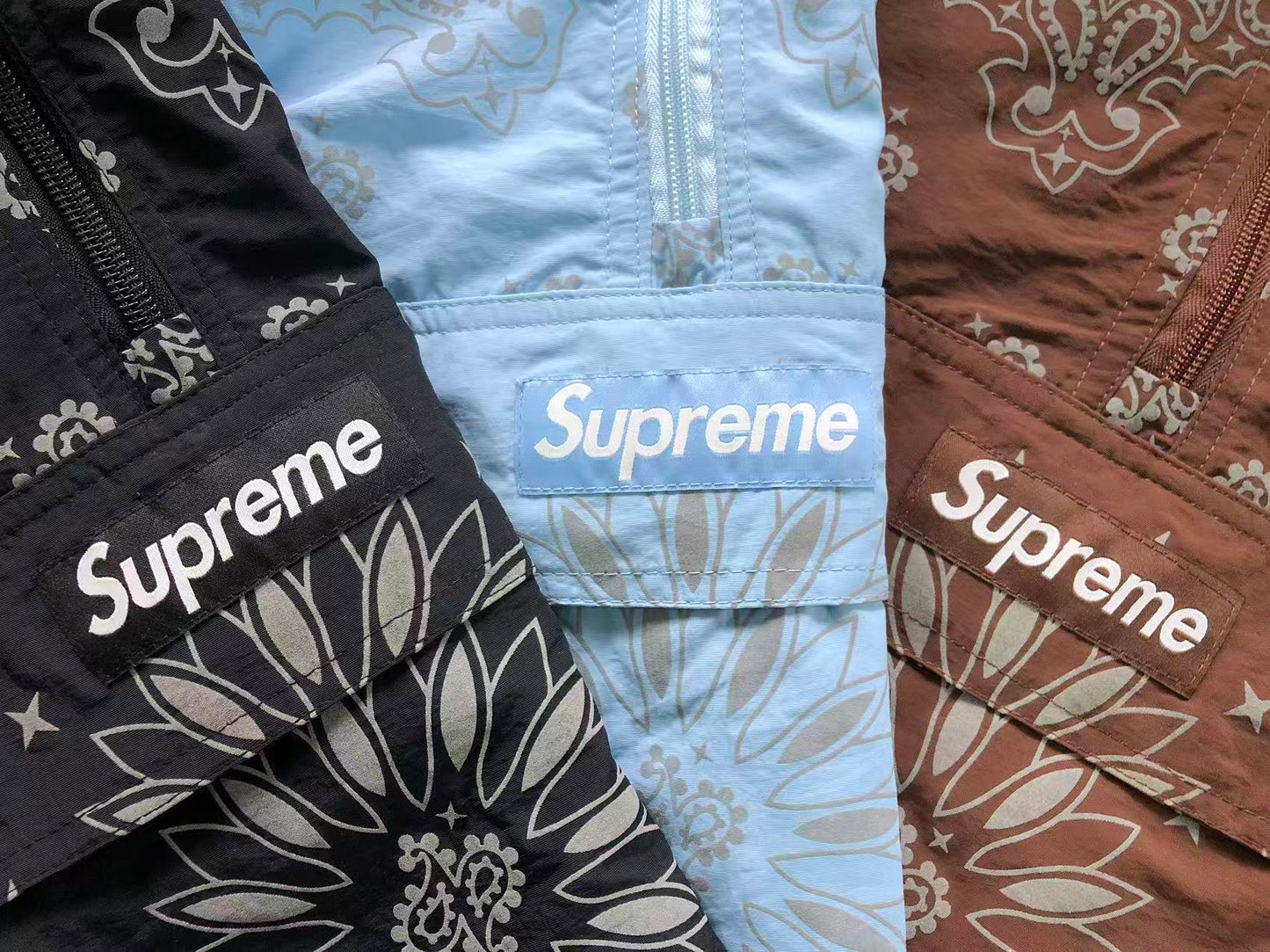Campera Supreme Reflective Bandana Anorak Celeste