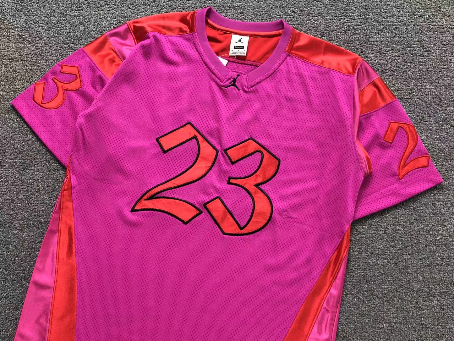 Remera Supreme Jordan Rosa