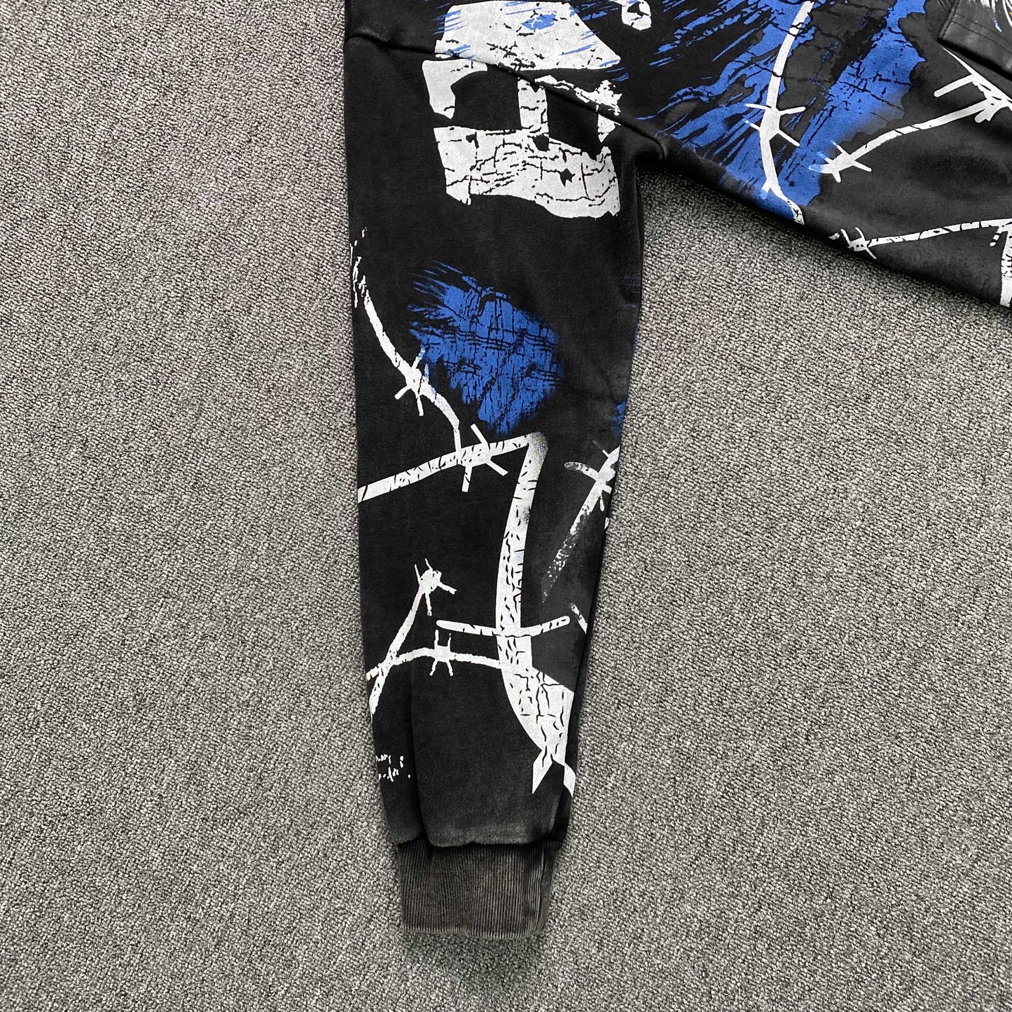 Campera Mixed Emotion Radioactive Black