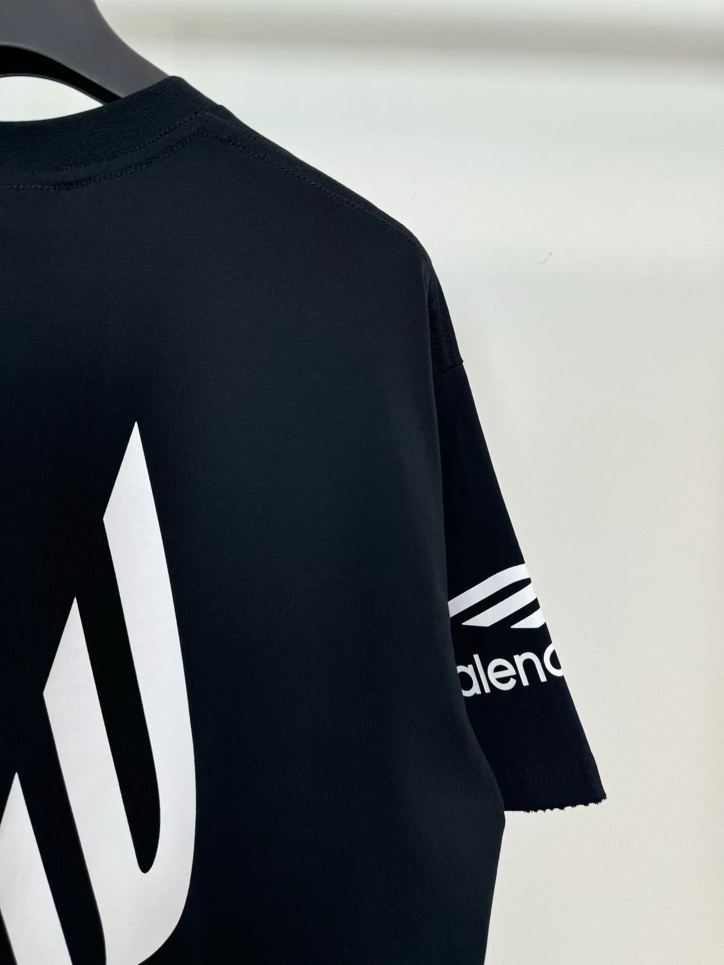balenciaga-3b-logo-t-shirt-black-7-Drip Store Argentina