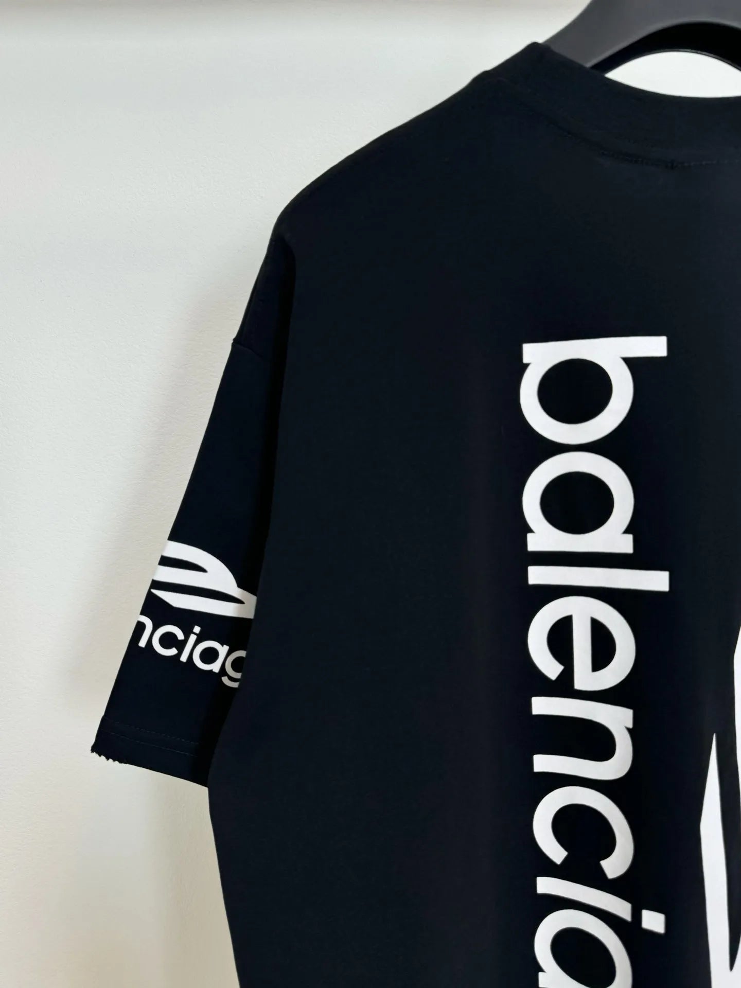 balenciaga-3b-logo-t-shirt-black-8-Drip Store Argentina