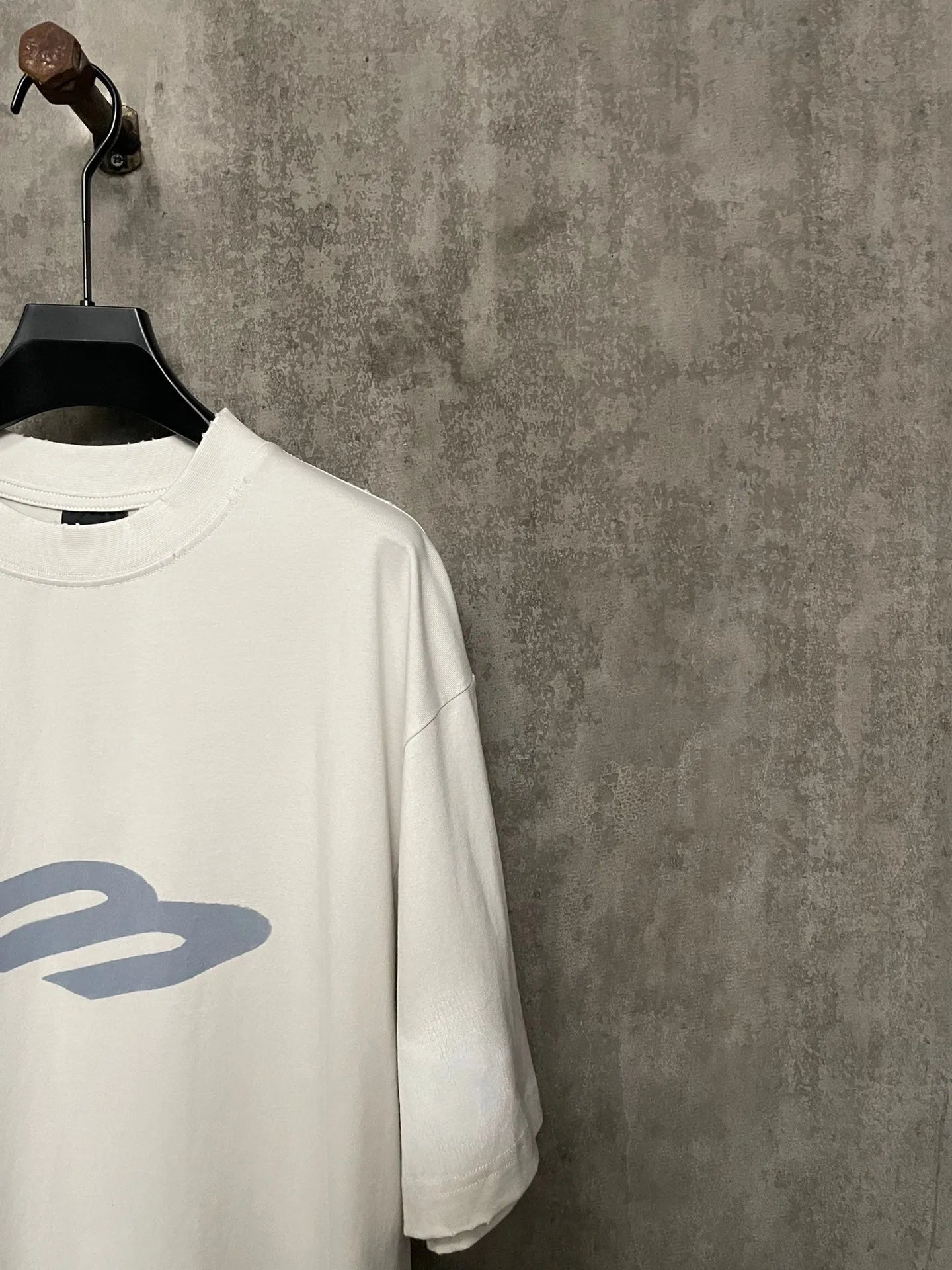 balenciaga-3b-stencil-t-shirt-white-4-Drip Store Argentina