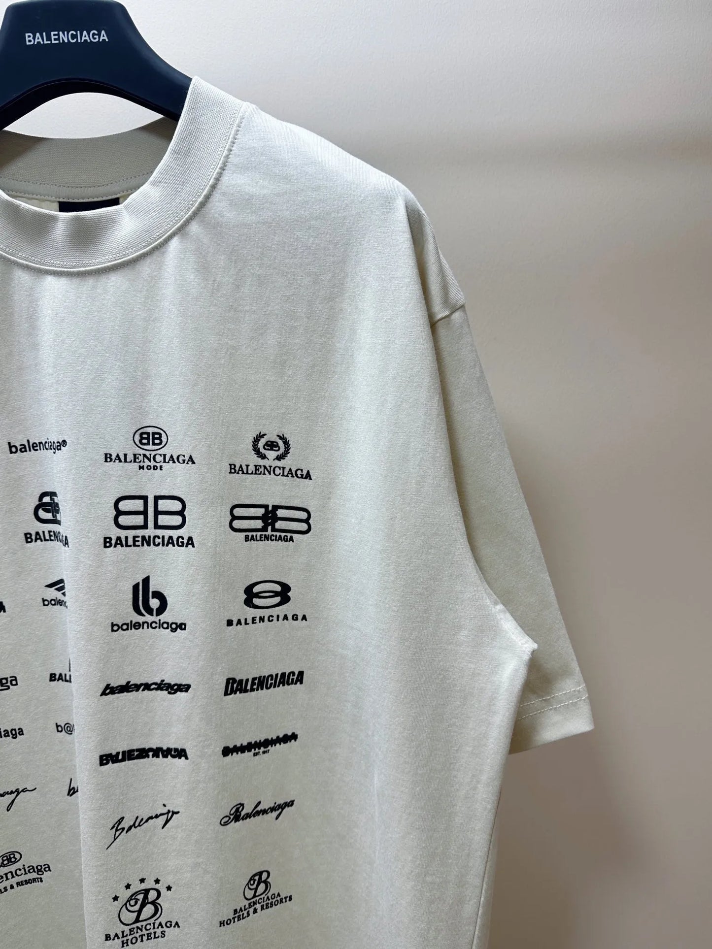 balenciaga-archives-logos-t-shirt-white-6-Drip Store Argentina