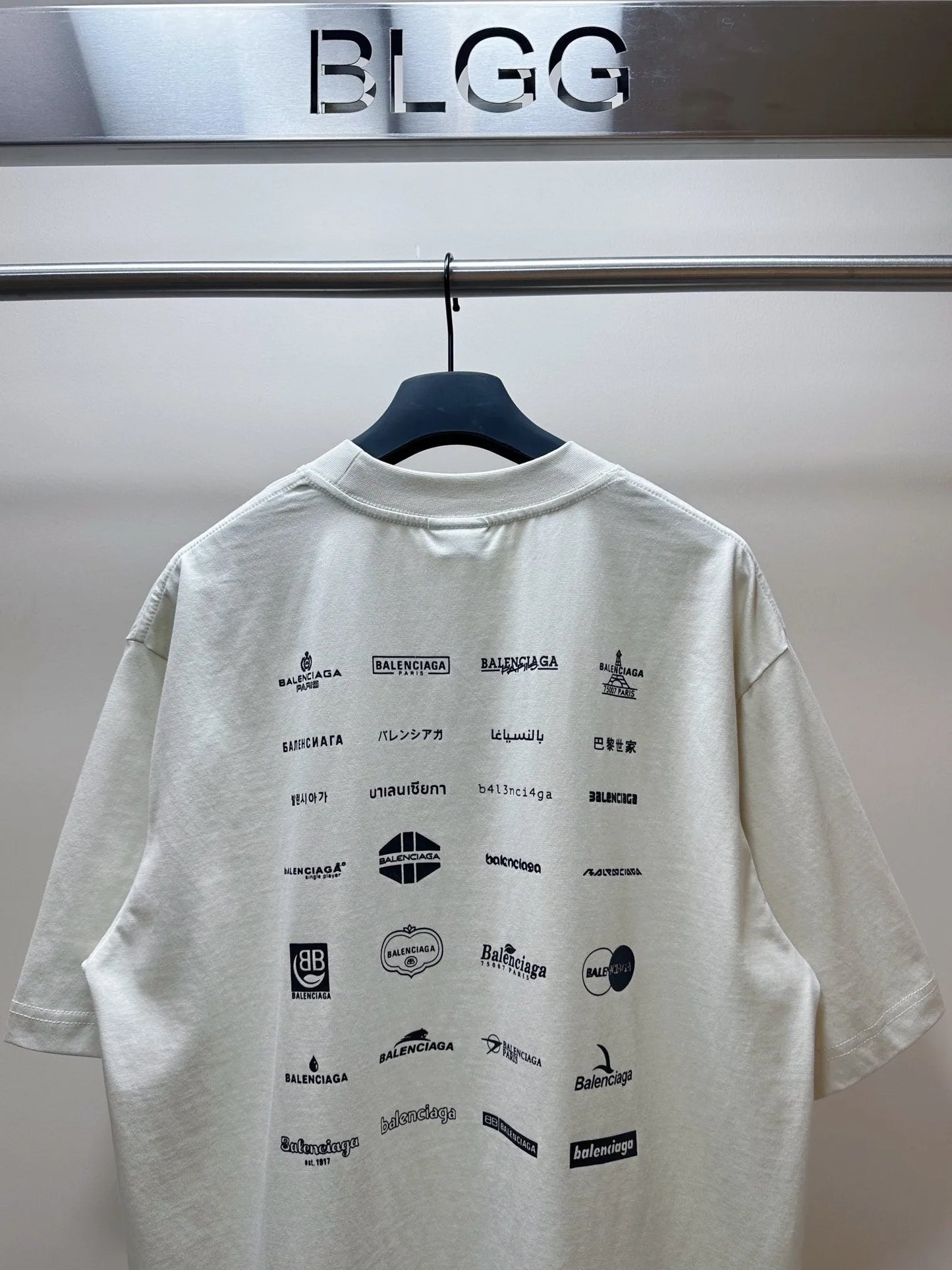 balenciaga-archives-logos-t-shirt-white-8-Drip Store Argentina