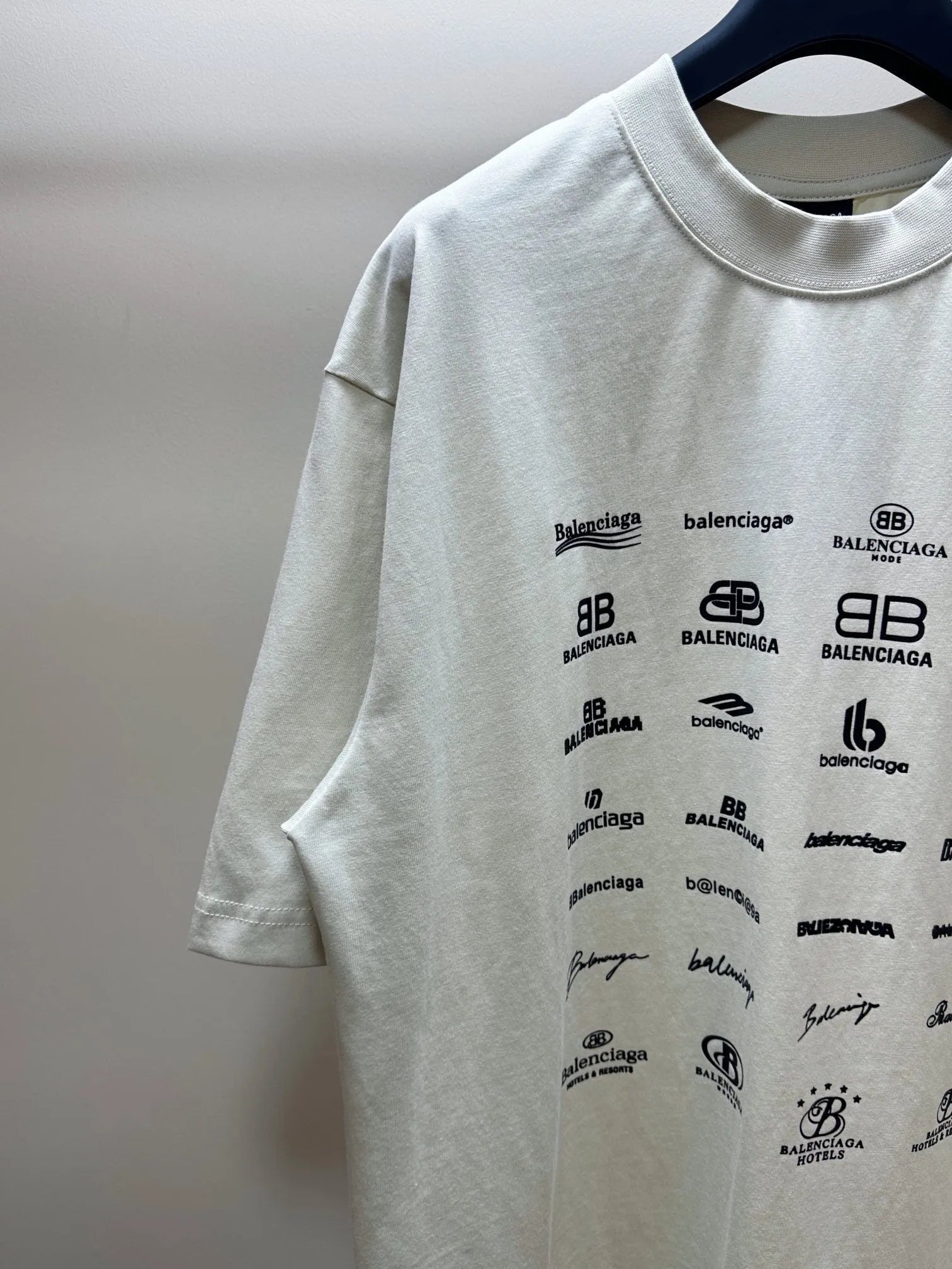 balenciaga-archives-logos-t-shirt-white-9-Drip Store Argentina