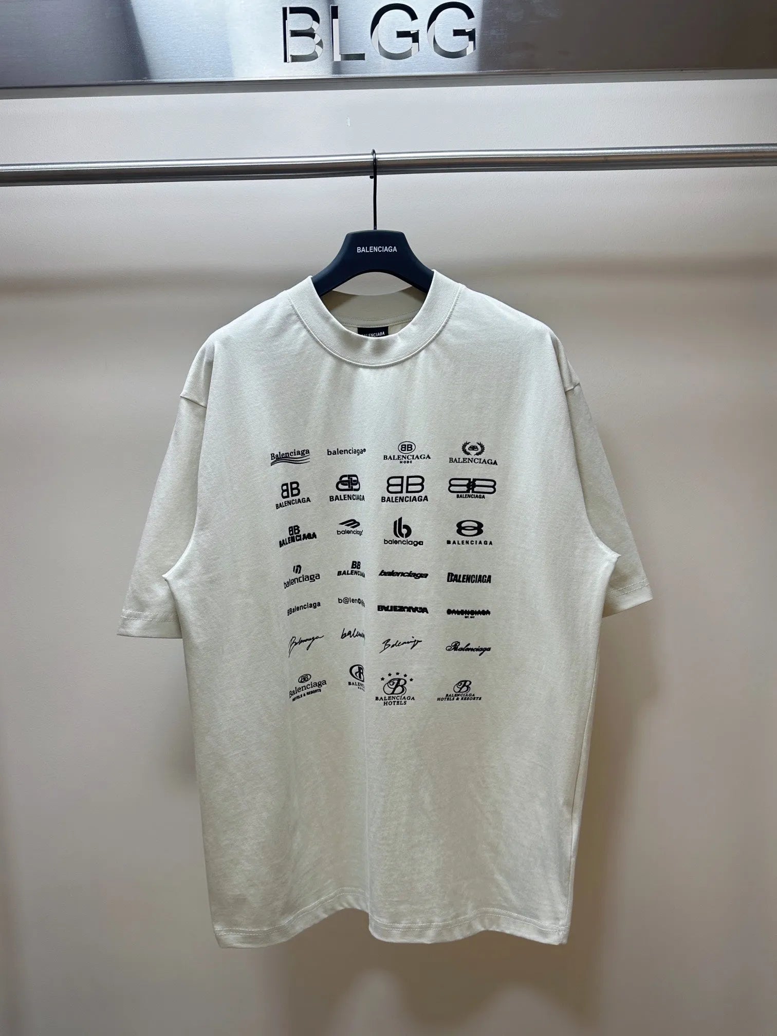 balenciaga-archives-logos-t-shirt-white-Drip Store Argentina